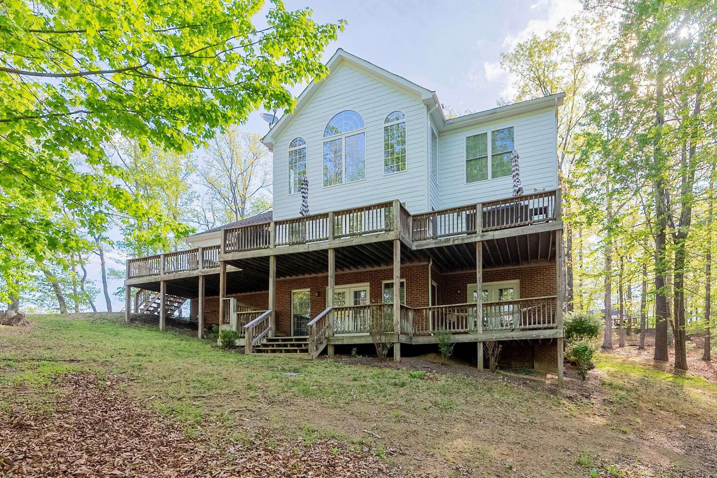 960 Coalwood Way