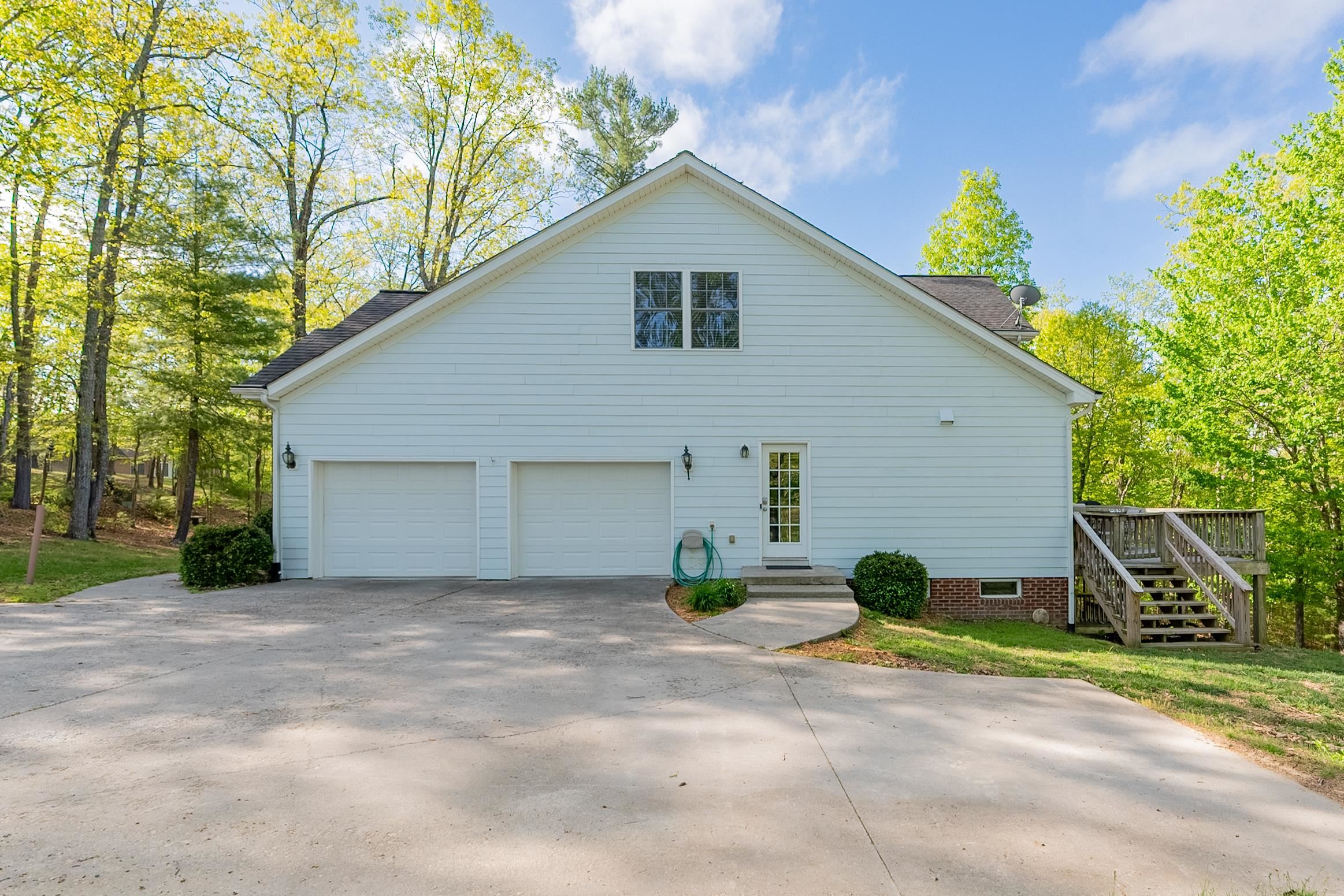 960 Coalwood Way
