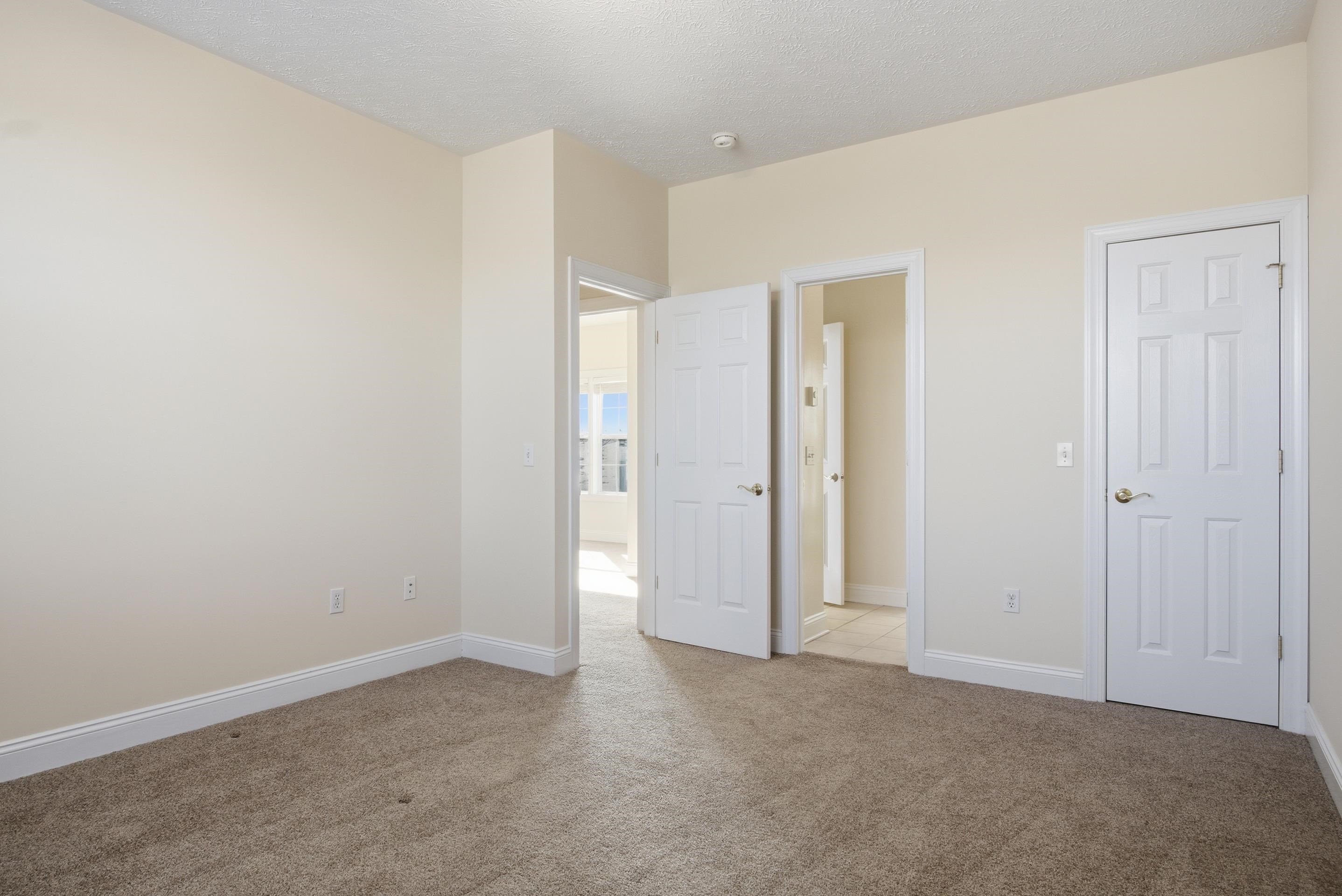 380 OAKTREE Boulevard