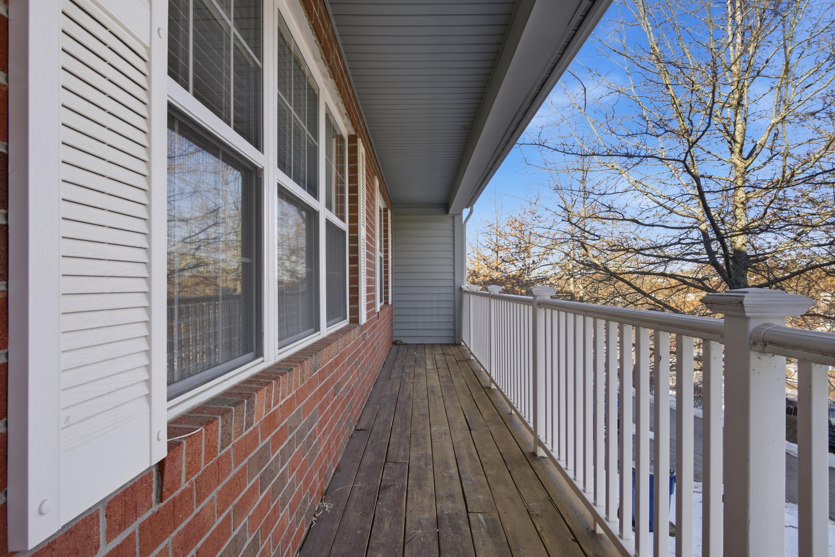 380 OAKTREE Boulevard