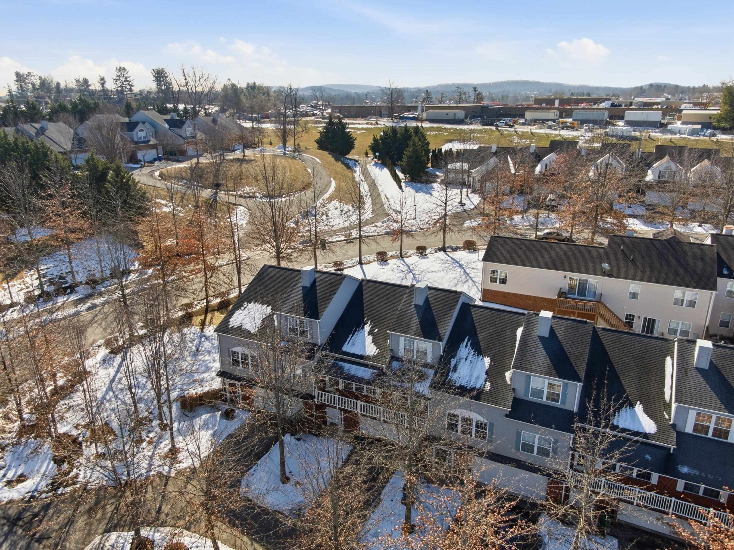 380 OAKTREE Boulevard