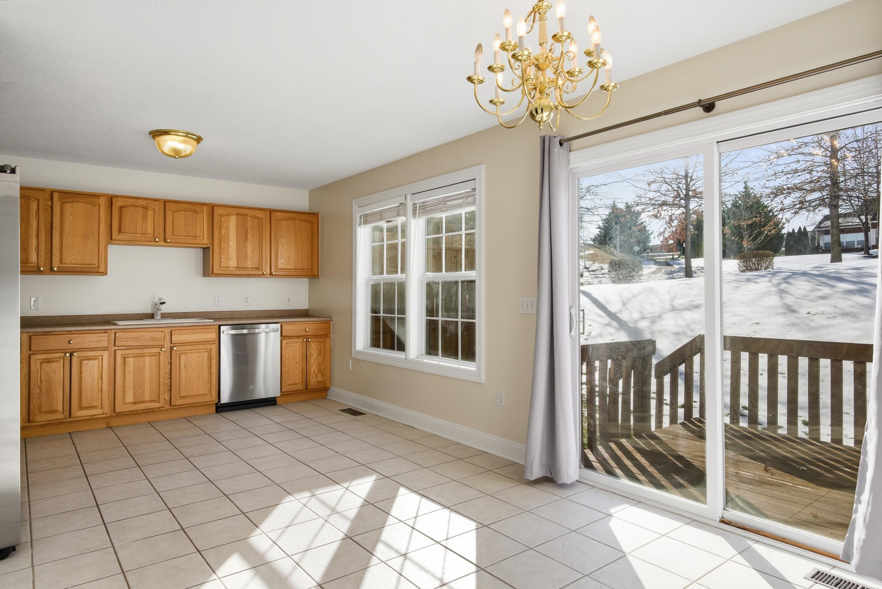 380 OAKTREE Boulevard