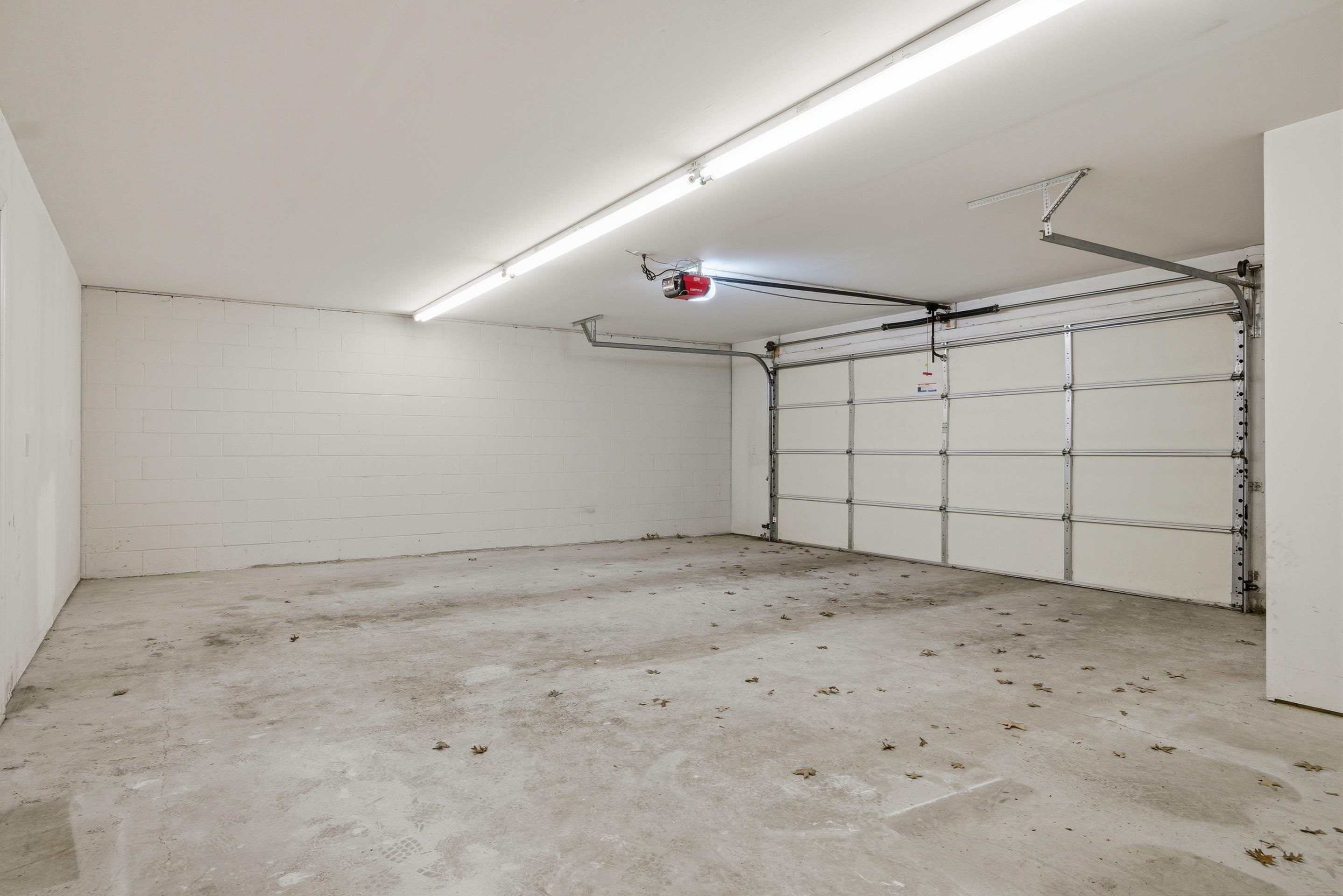 380 OAKTREE Boulevard