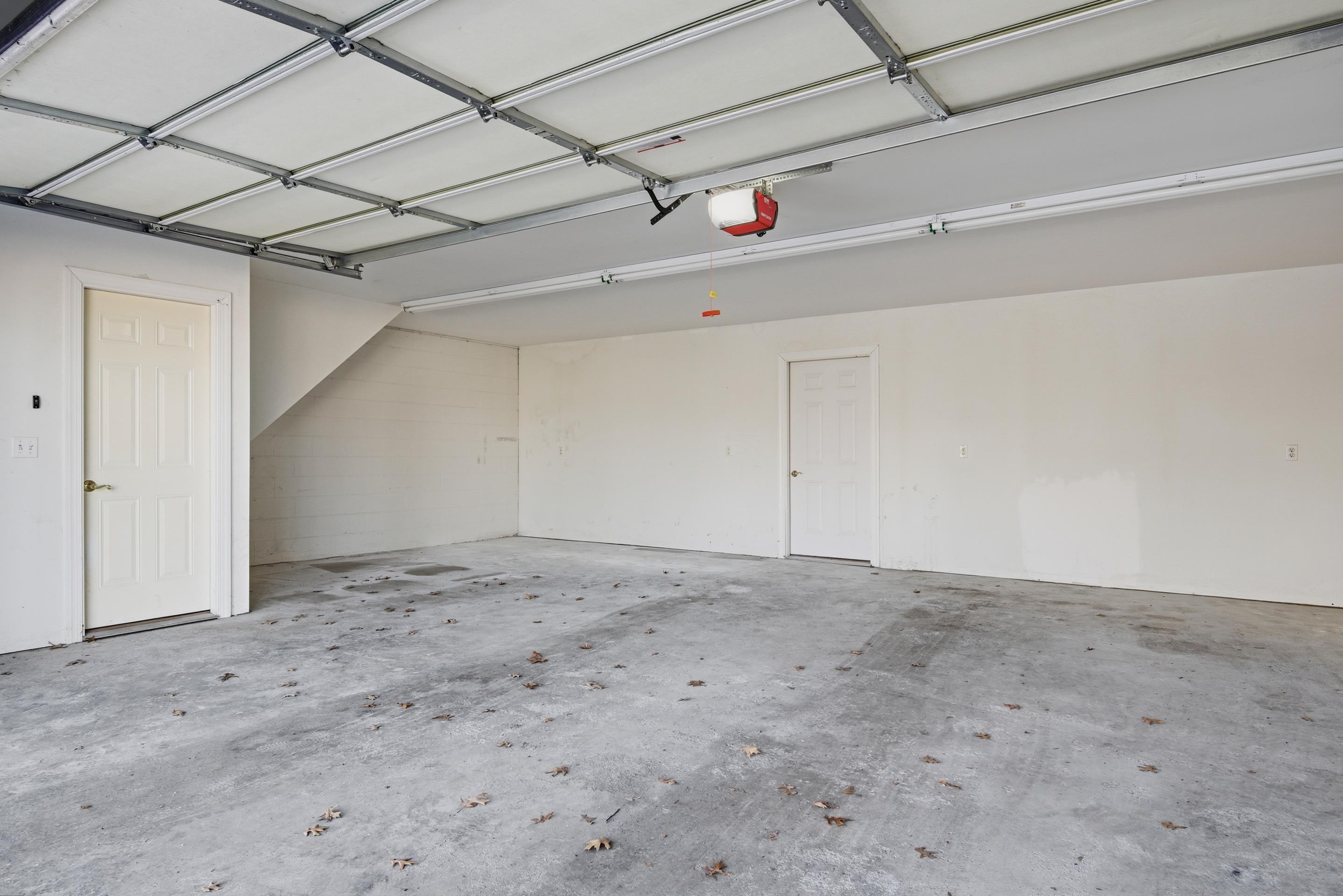 380 OAKTREE Boulevard