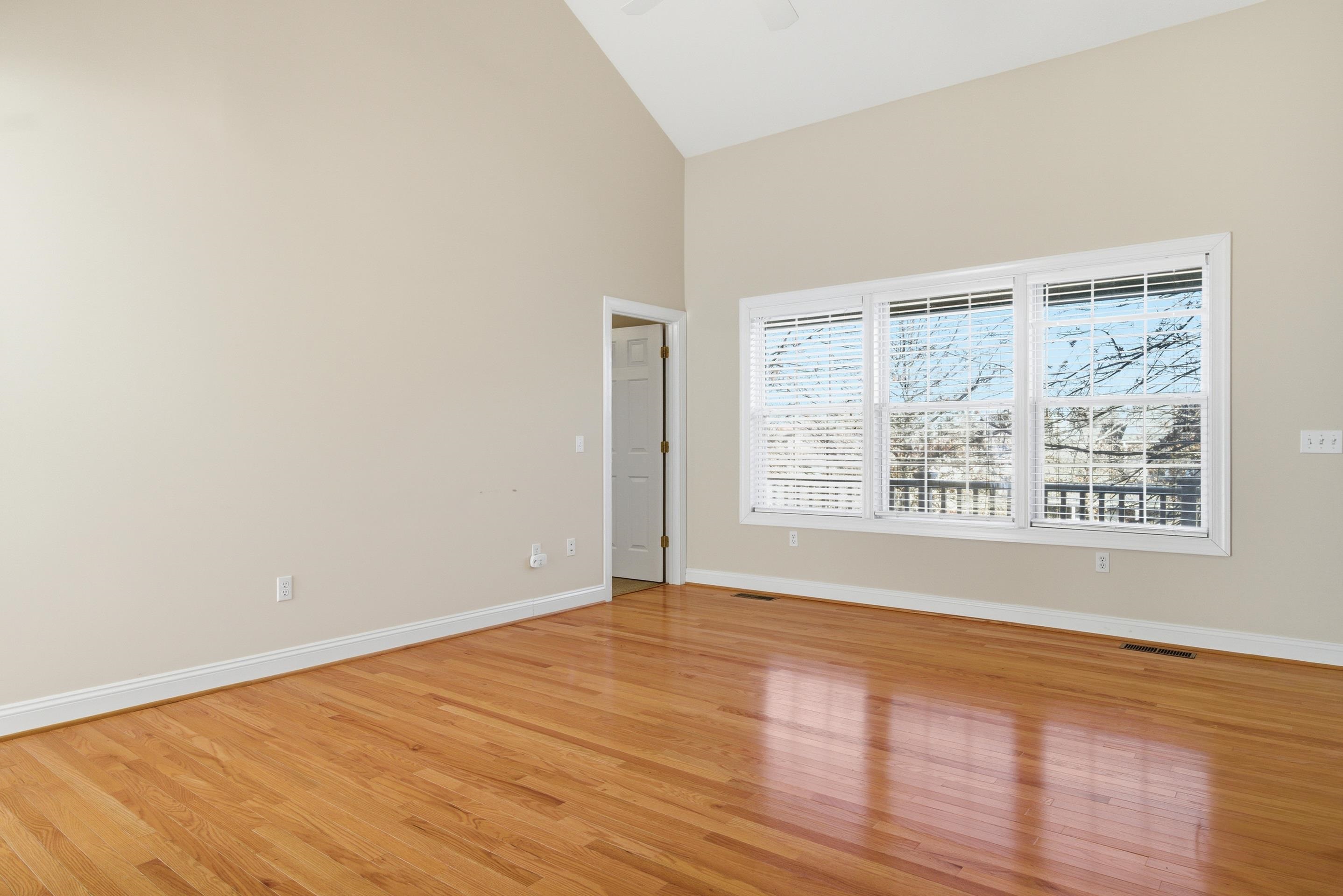 380 OAKTREE Boulevard