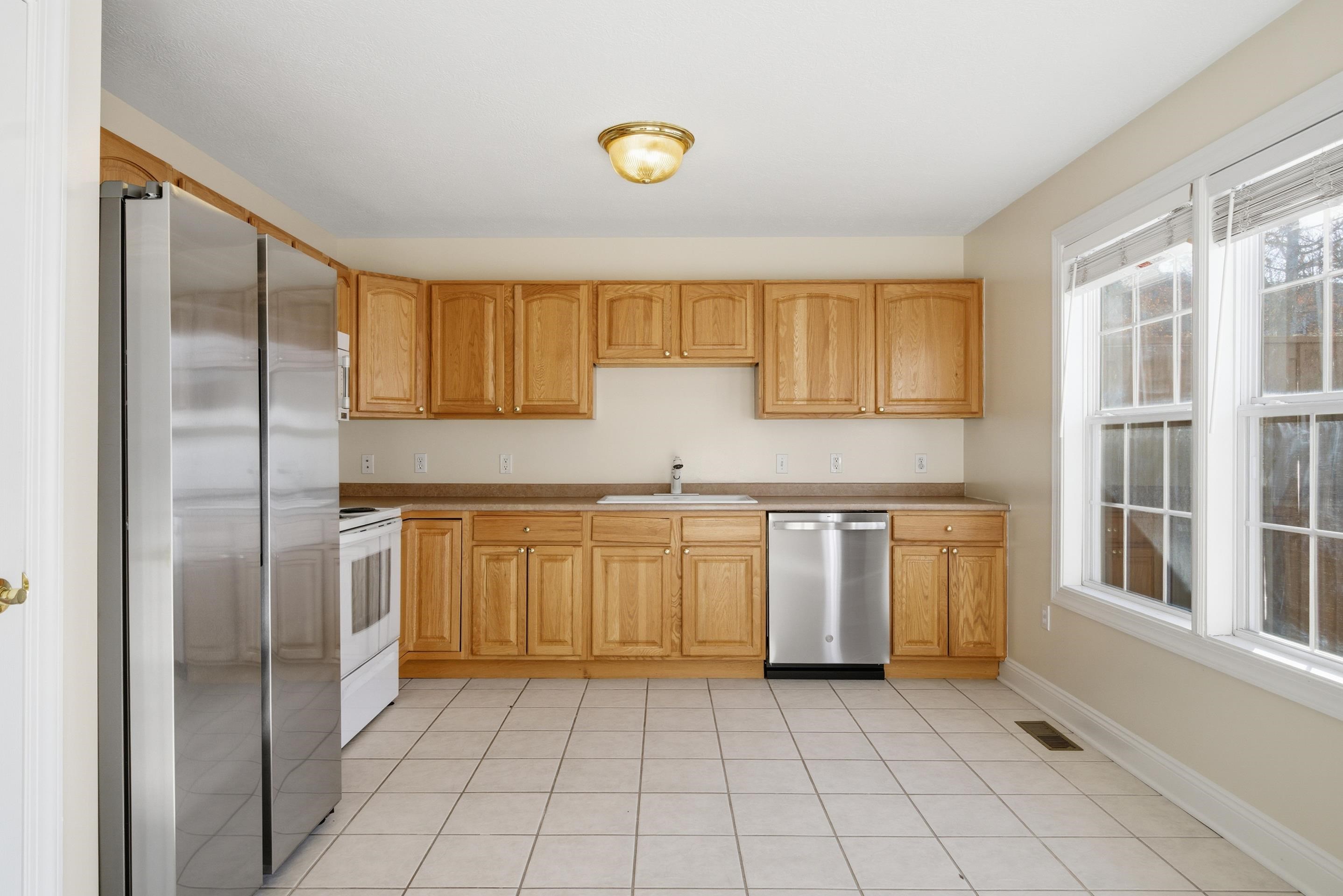 380 OAKTREE Boulevard