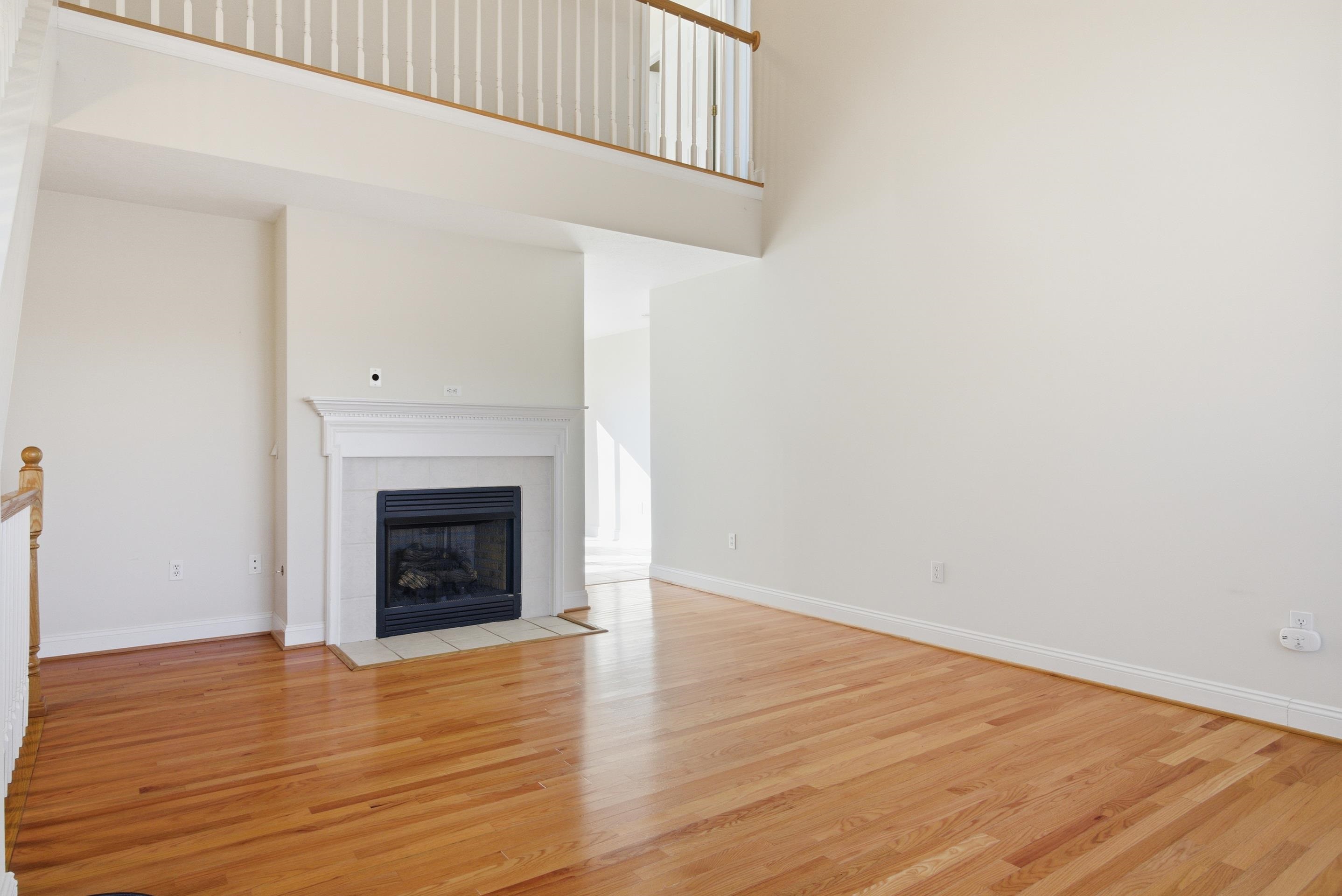 380 OAKTREE Boulevard