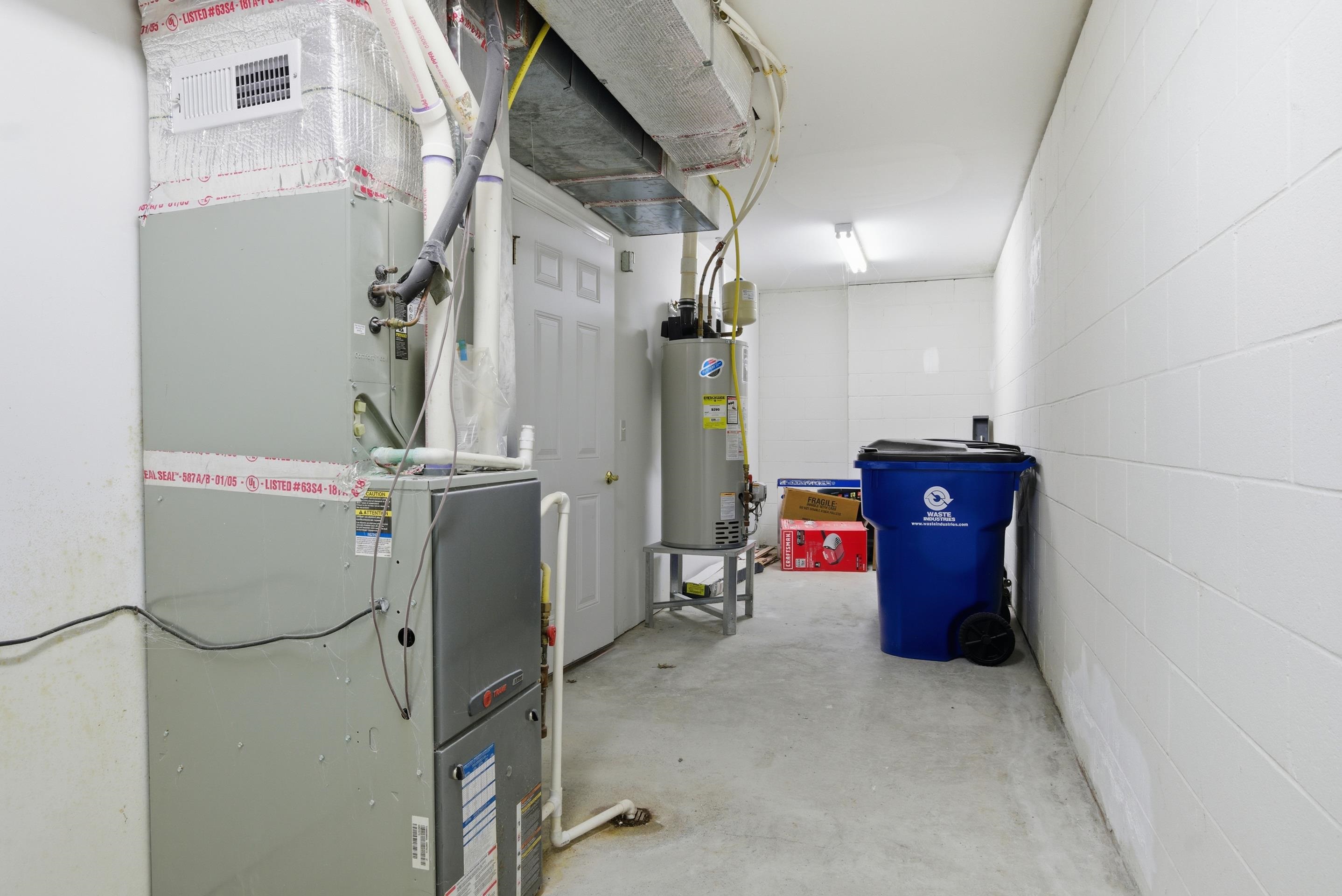 380 OAKTREE Boulevard