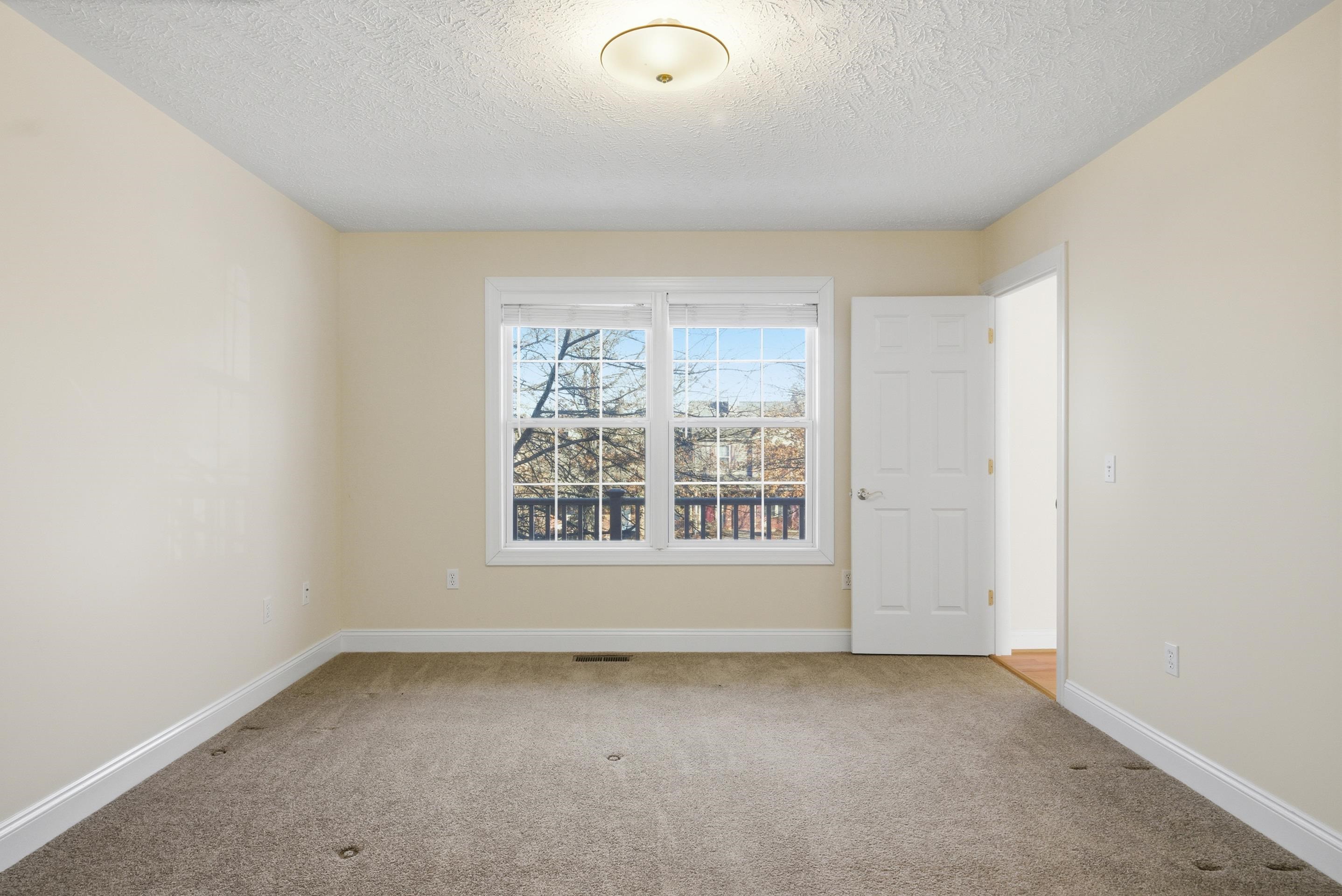 380 OAKTREE Boulevard