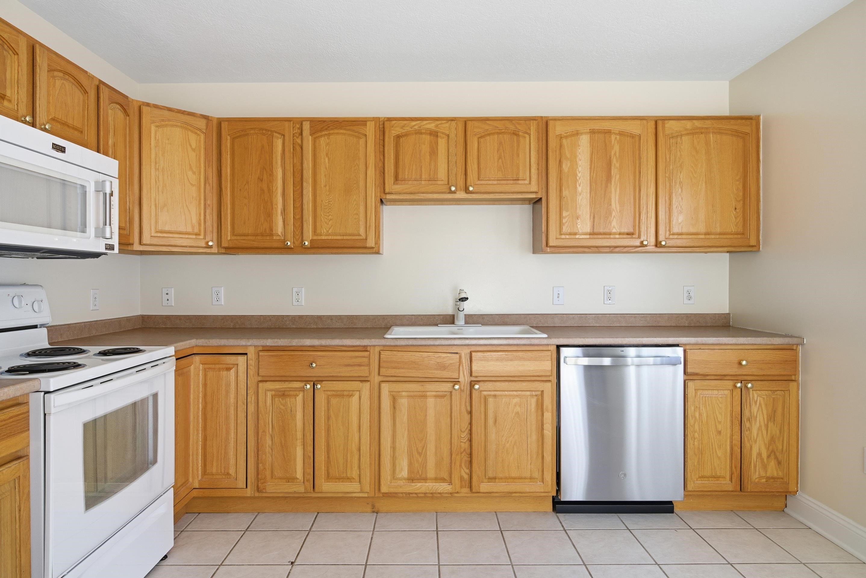 380 OAKTREE Boulevard