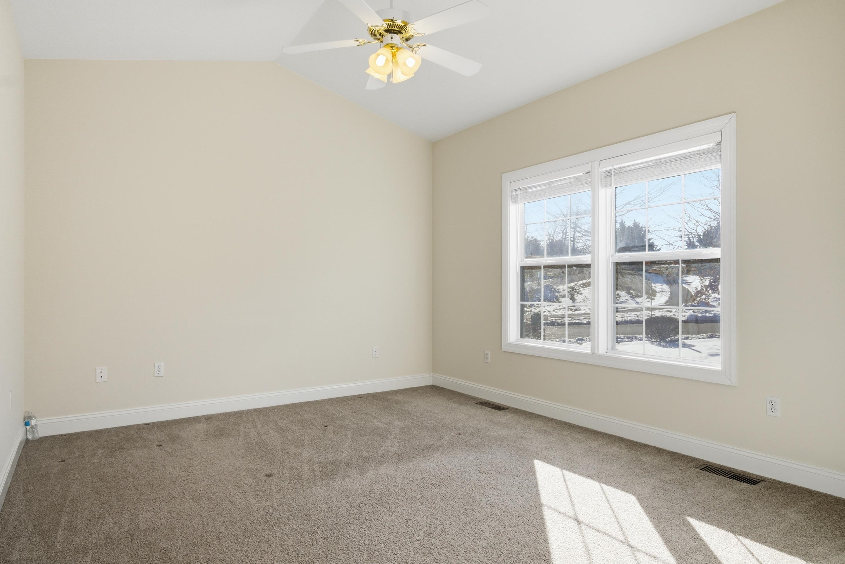 380 OAKTREE Boulevard