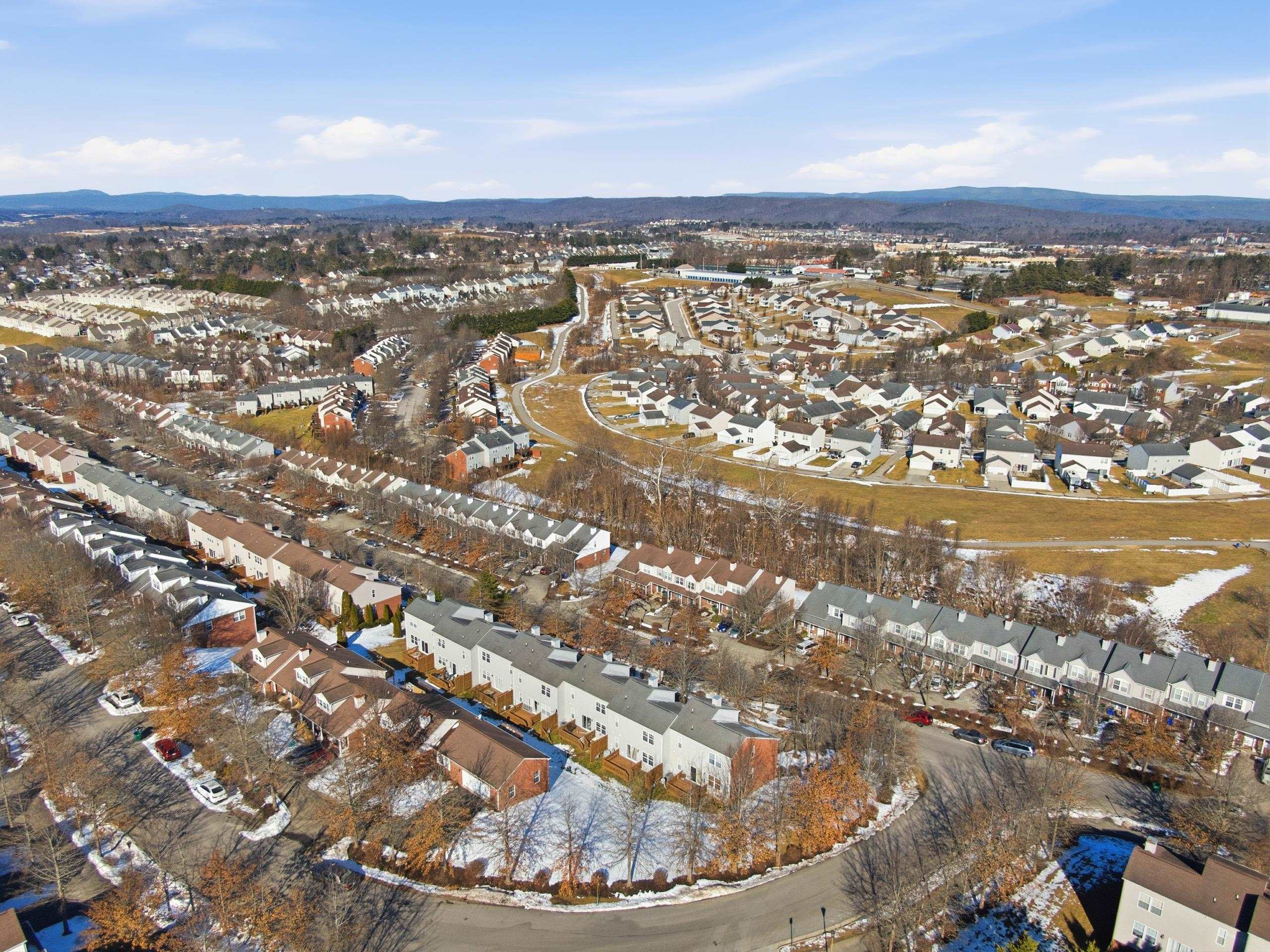 380 OAKTREE Boulevard