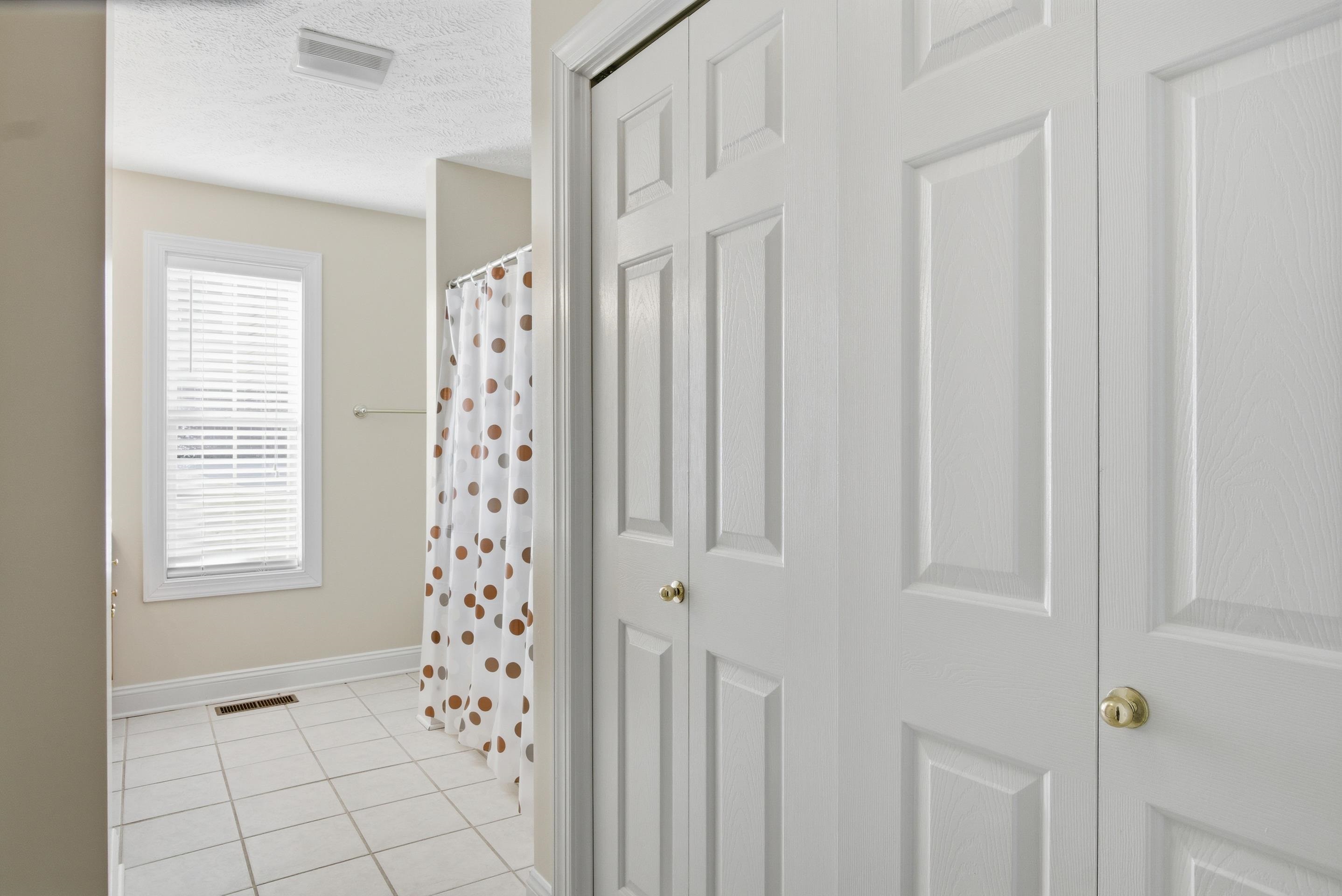 380 OAKTREE Boulevard