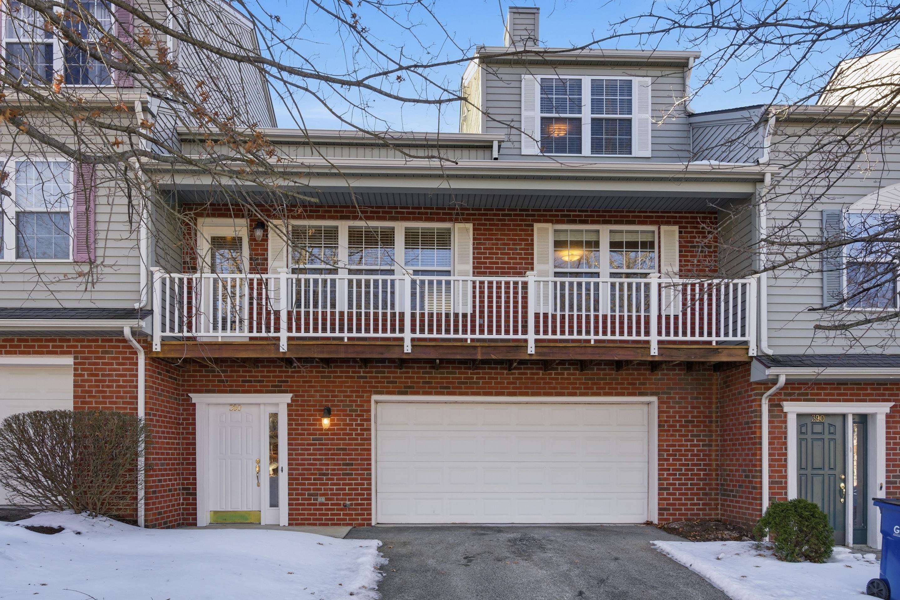 380 OAKTREE Boulevard