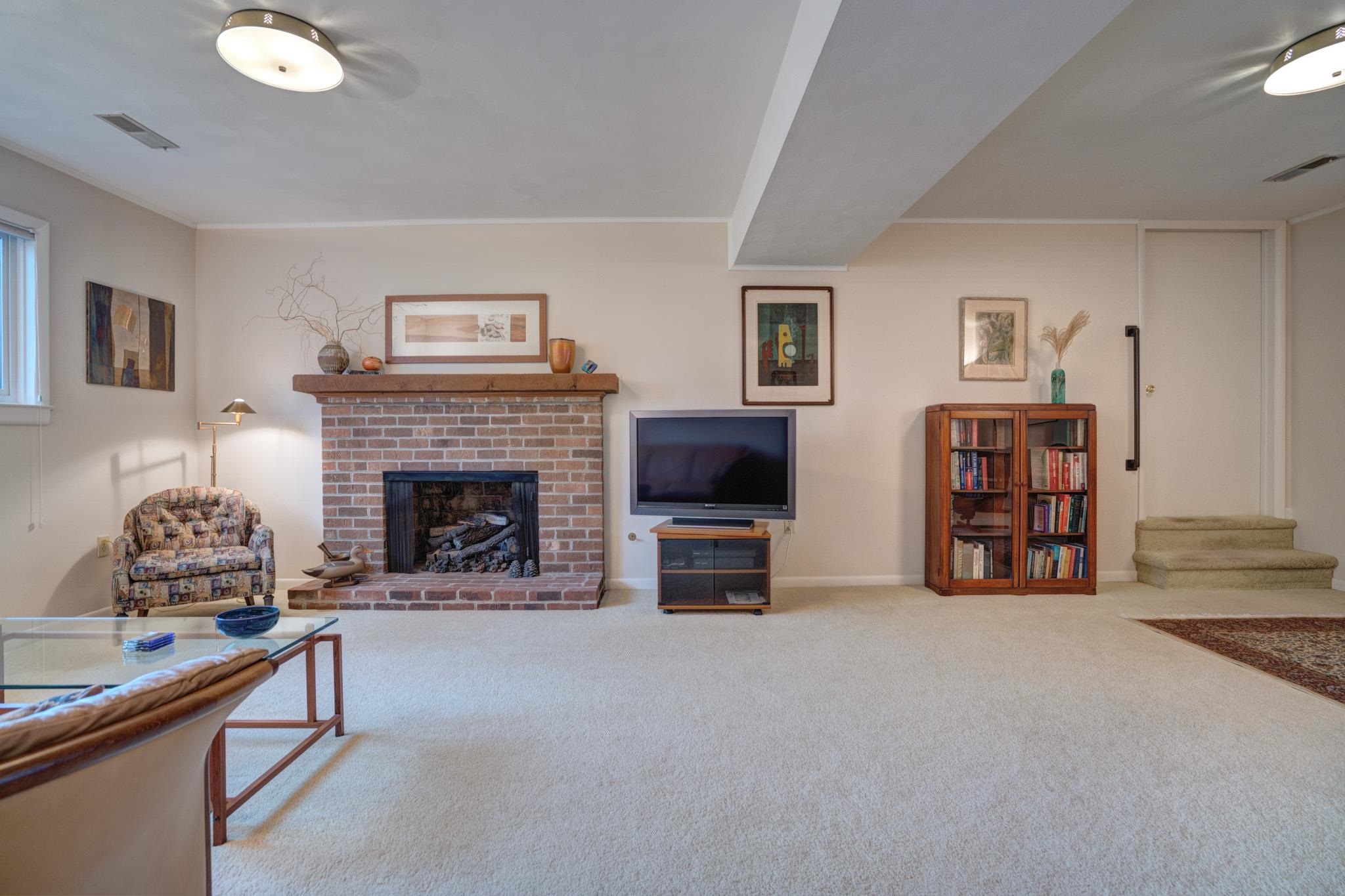 2307 Terra Bella Street