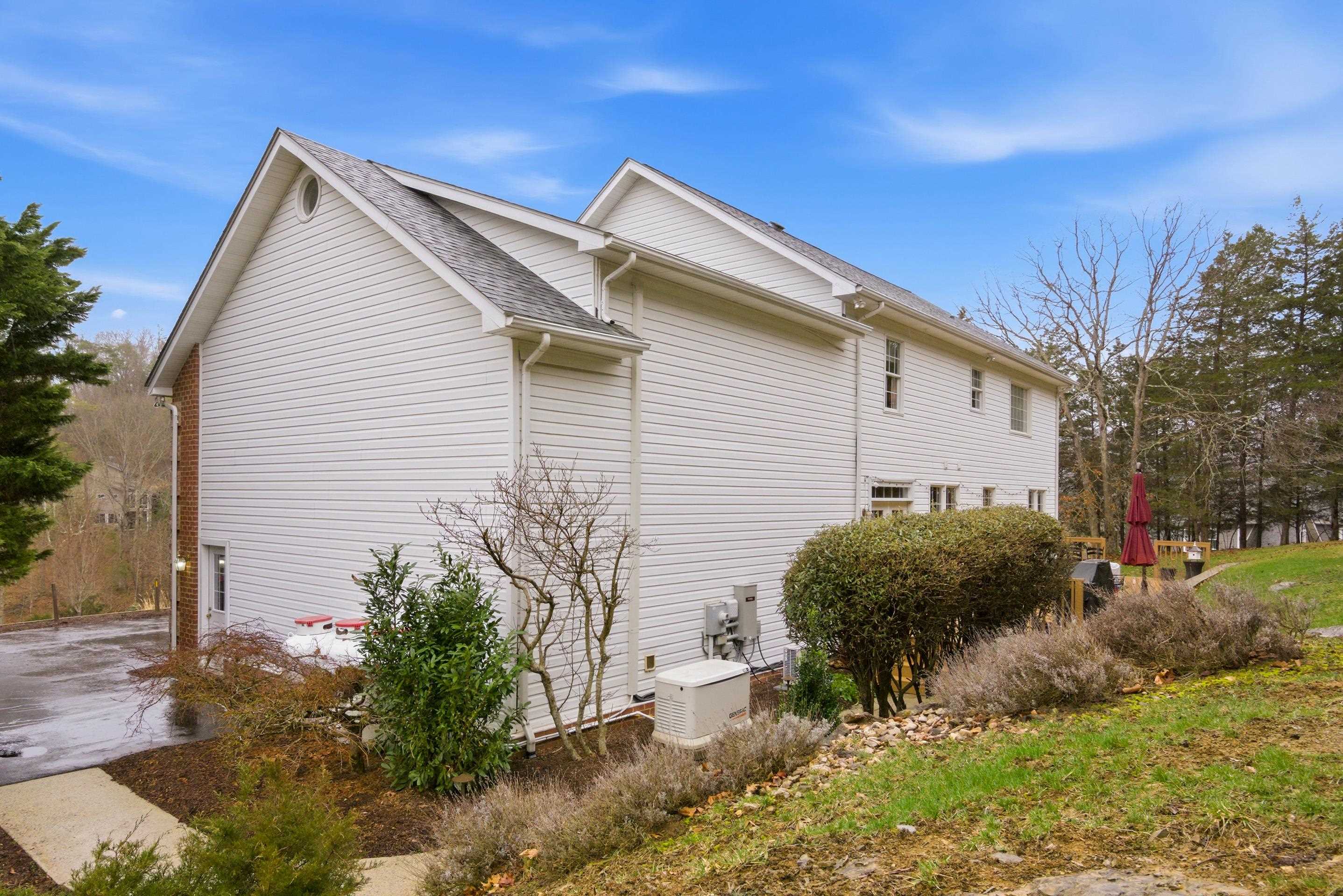 1940 Cascades Road Road