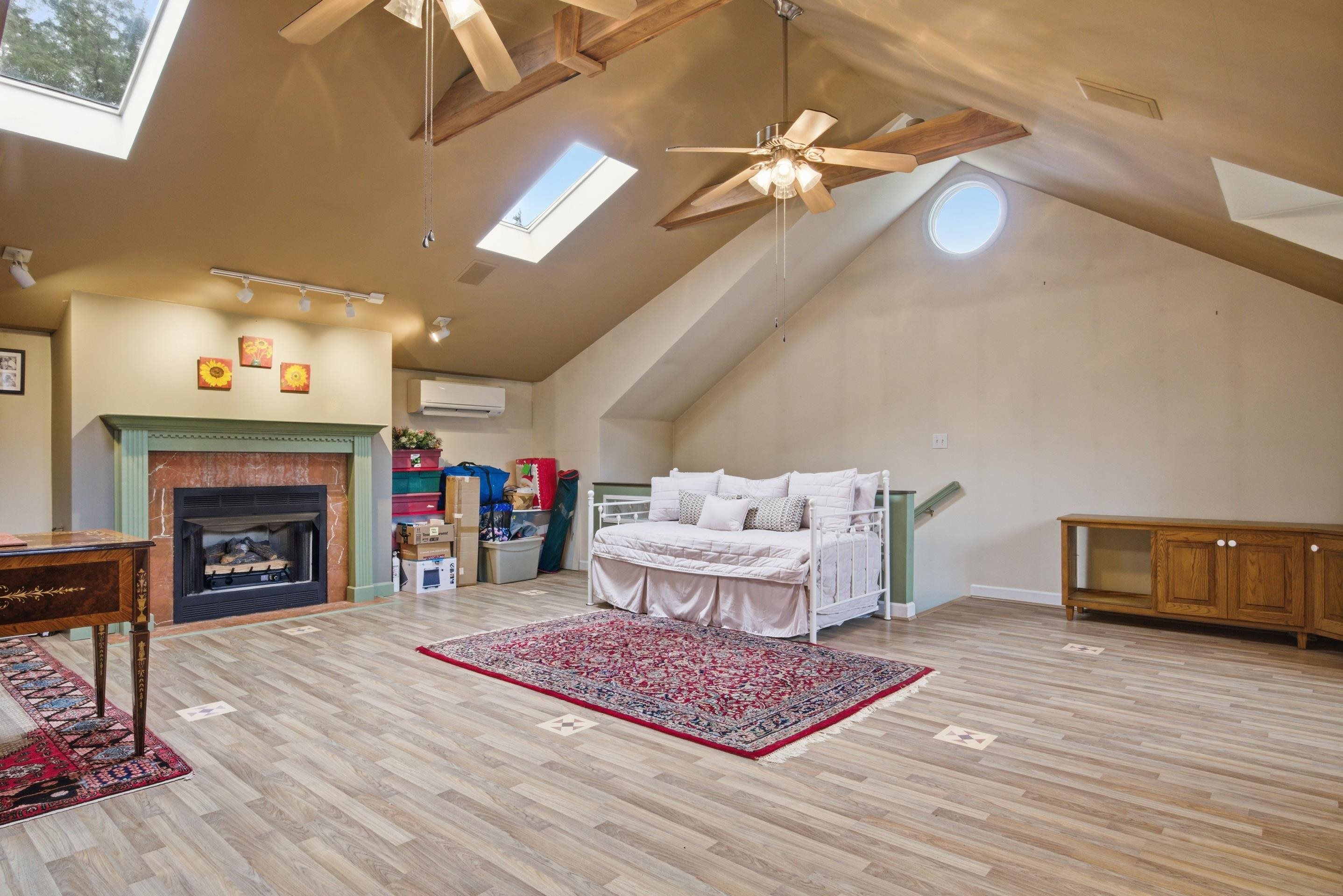 1940 Cascades Road Road