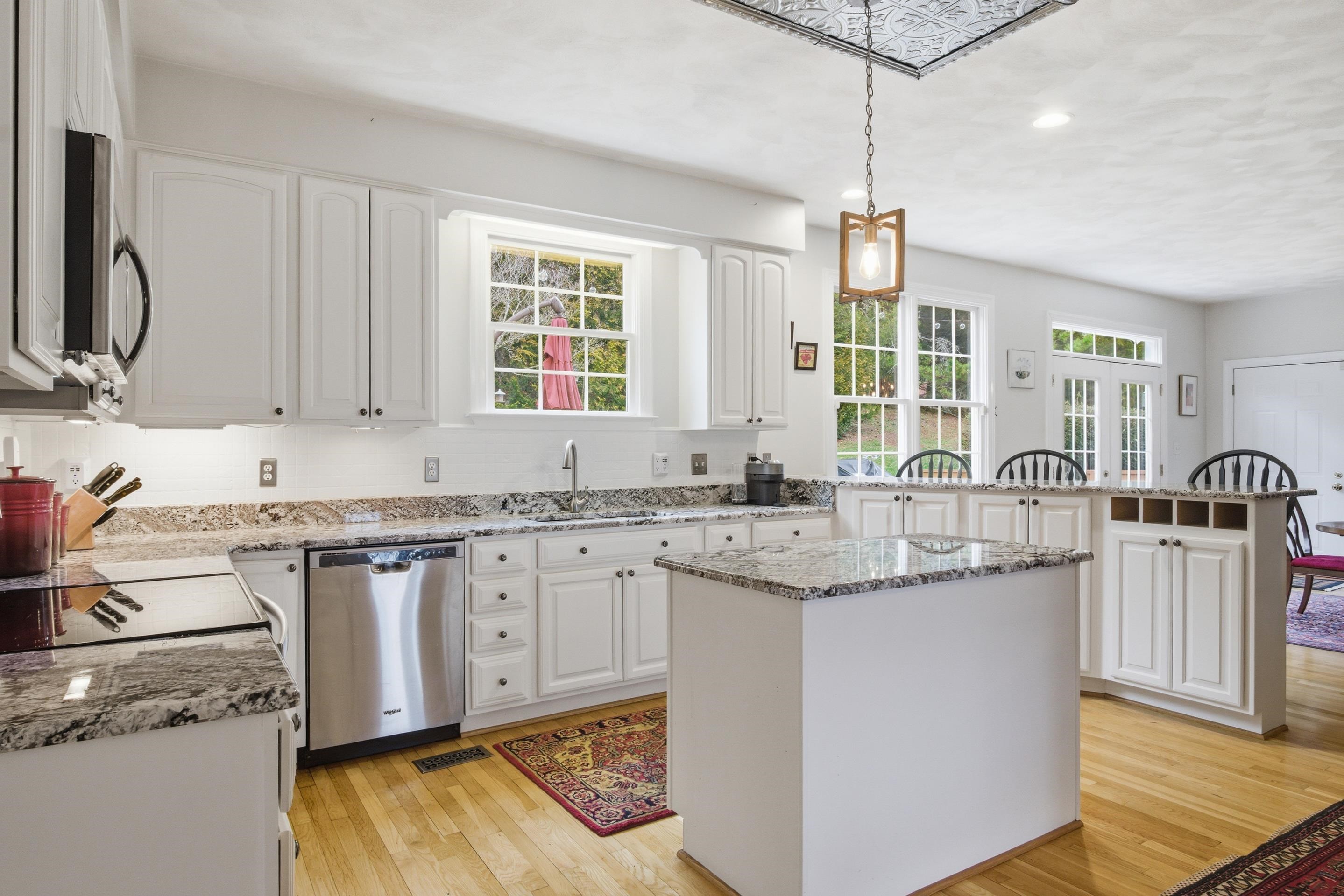 1940 Cascades Road Road