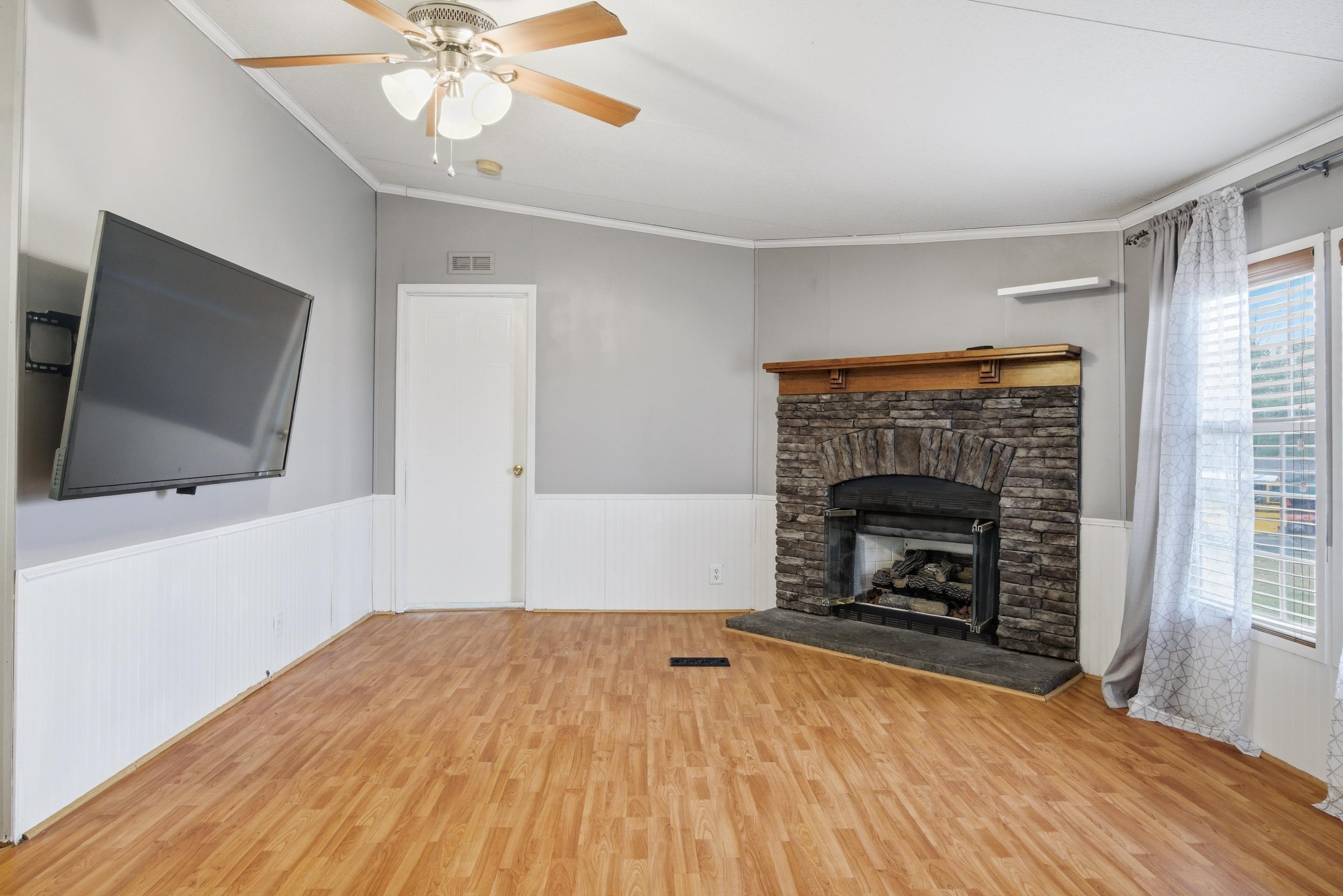 6742 FALLING BRANCH Road