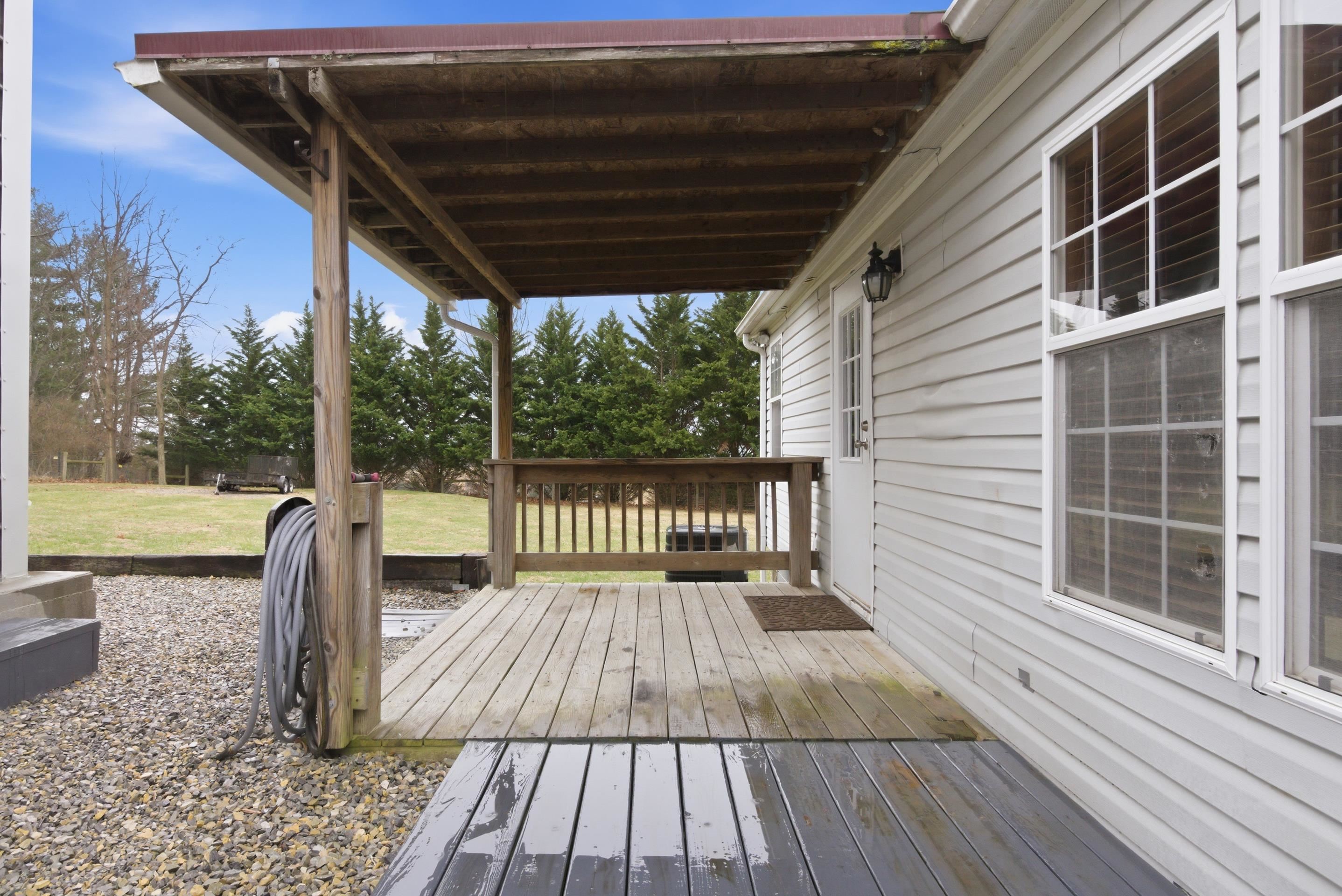 6742 FALLING BRANCH Road