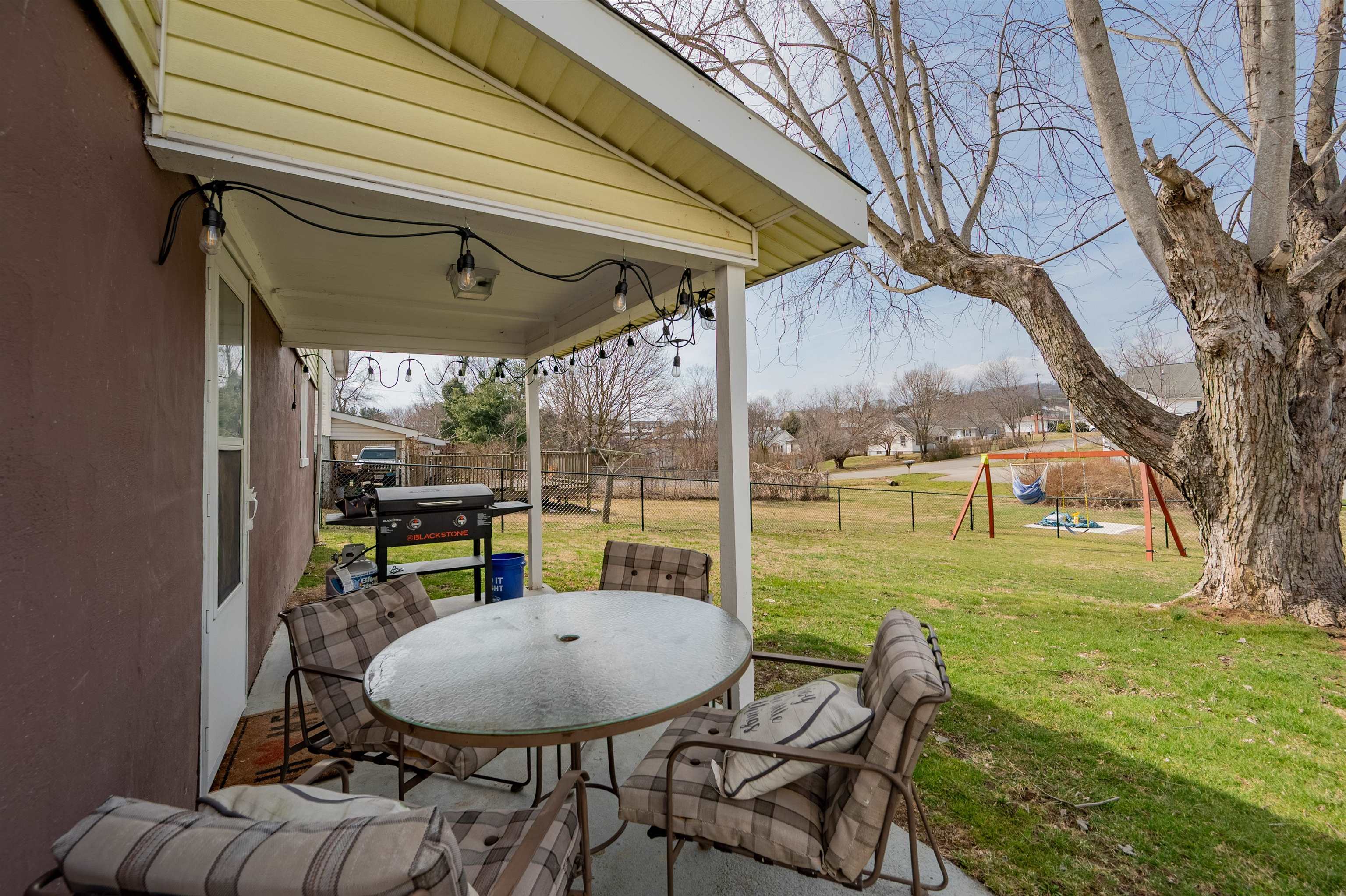 770 W WASHINGTON Street