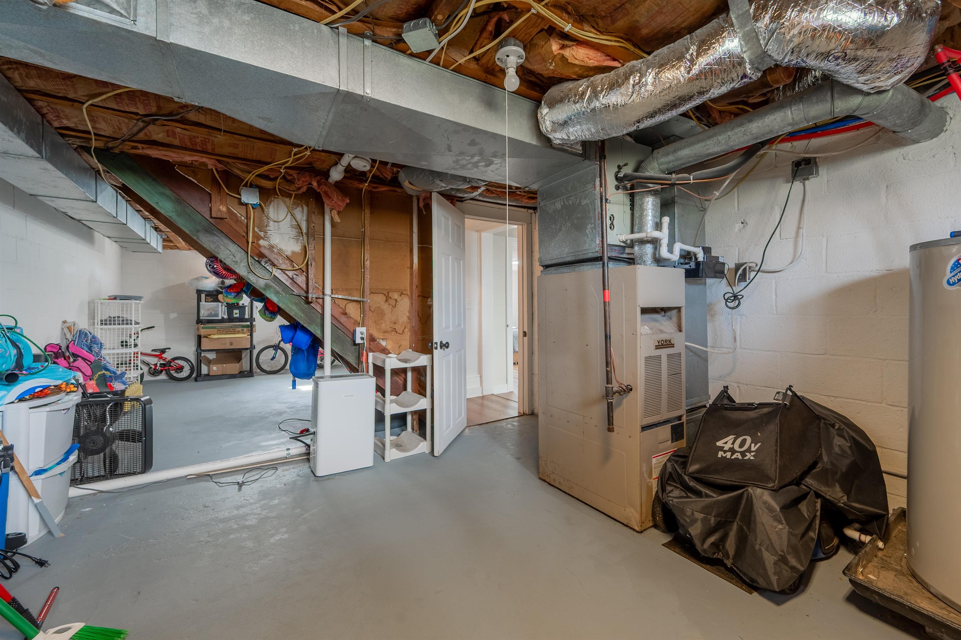 770 W WASHINGTON Street