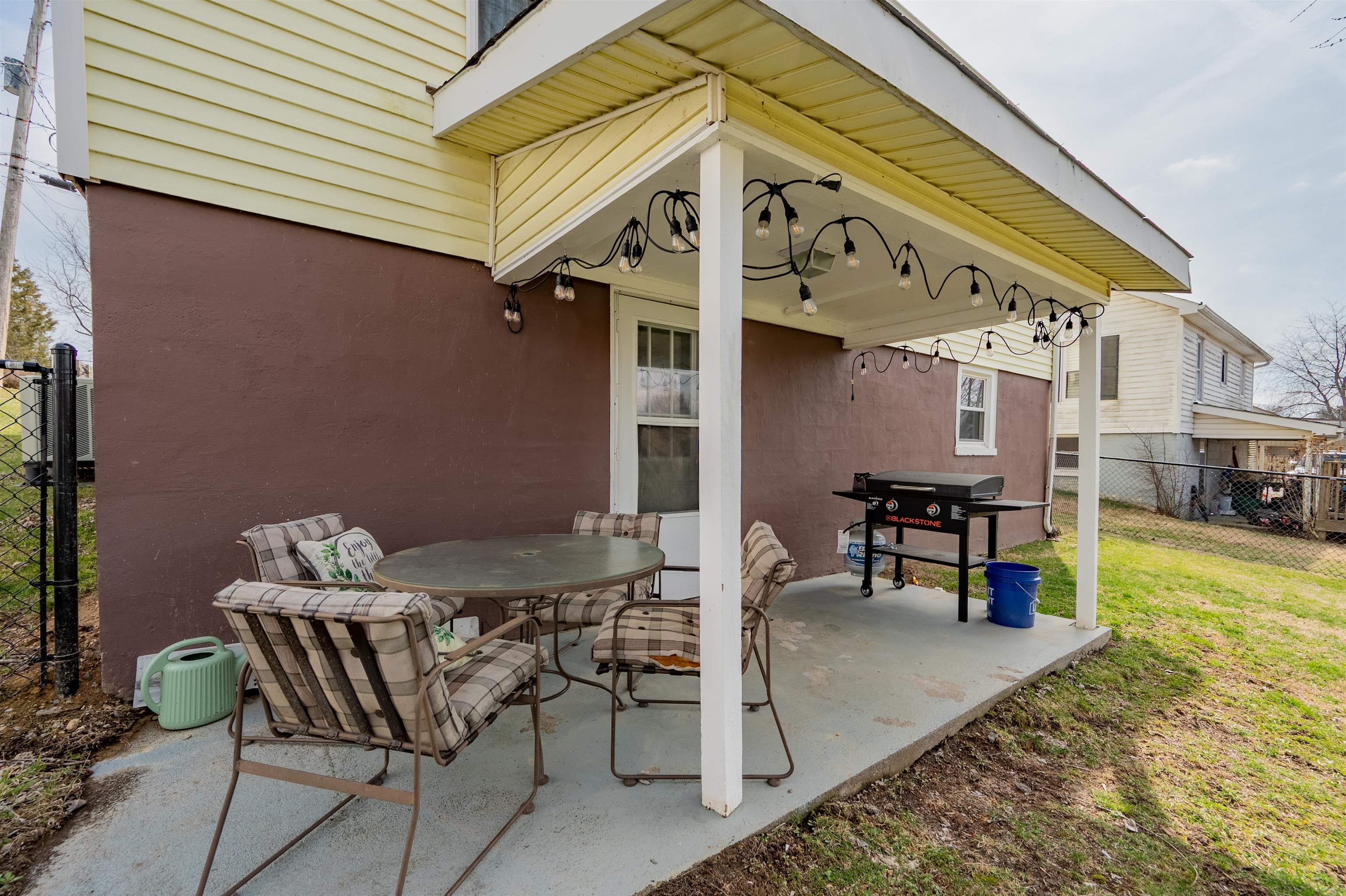 770 W WASHINGTON Street