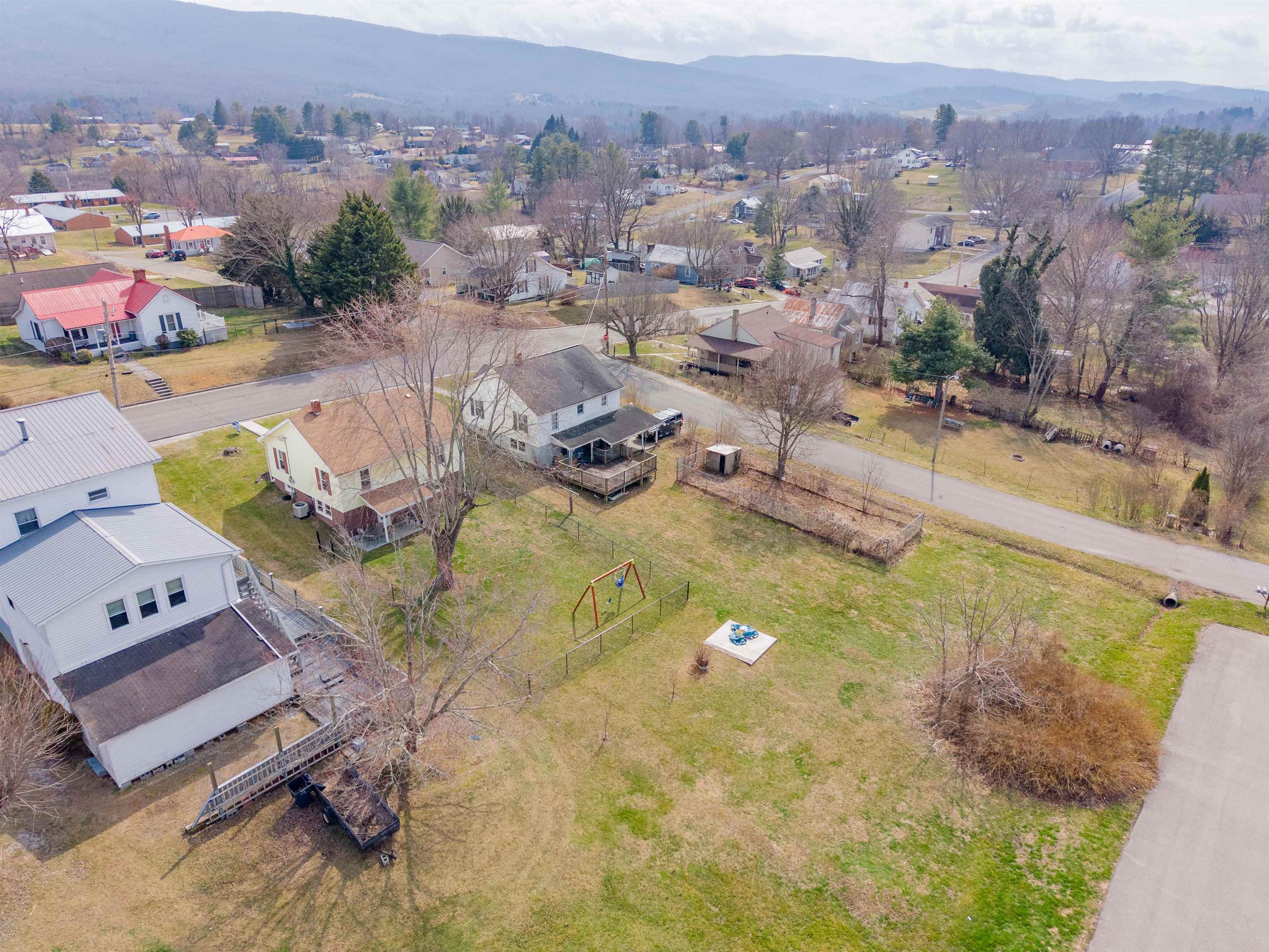 770 W WASHINGTON Street