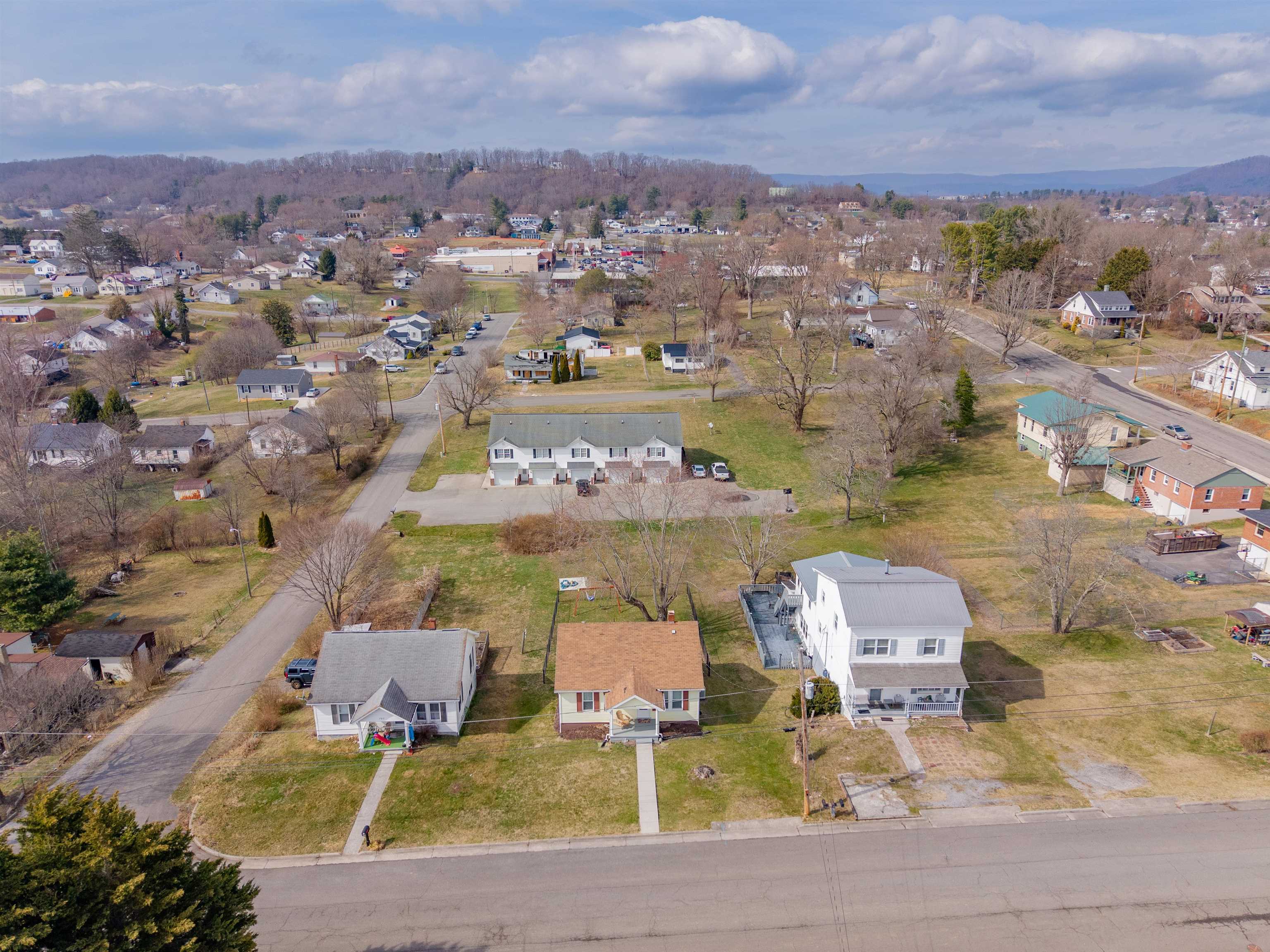 770 W WASHINGTON Street