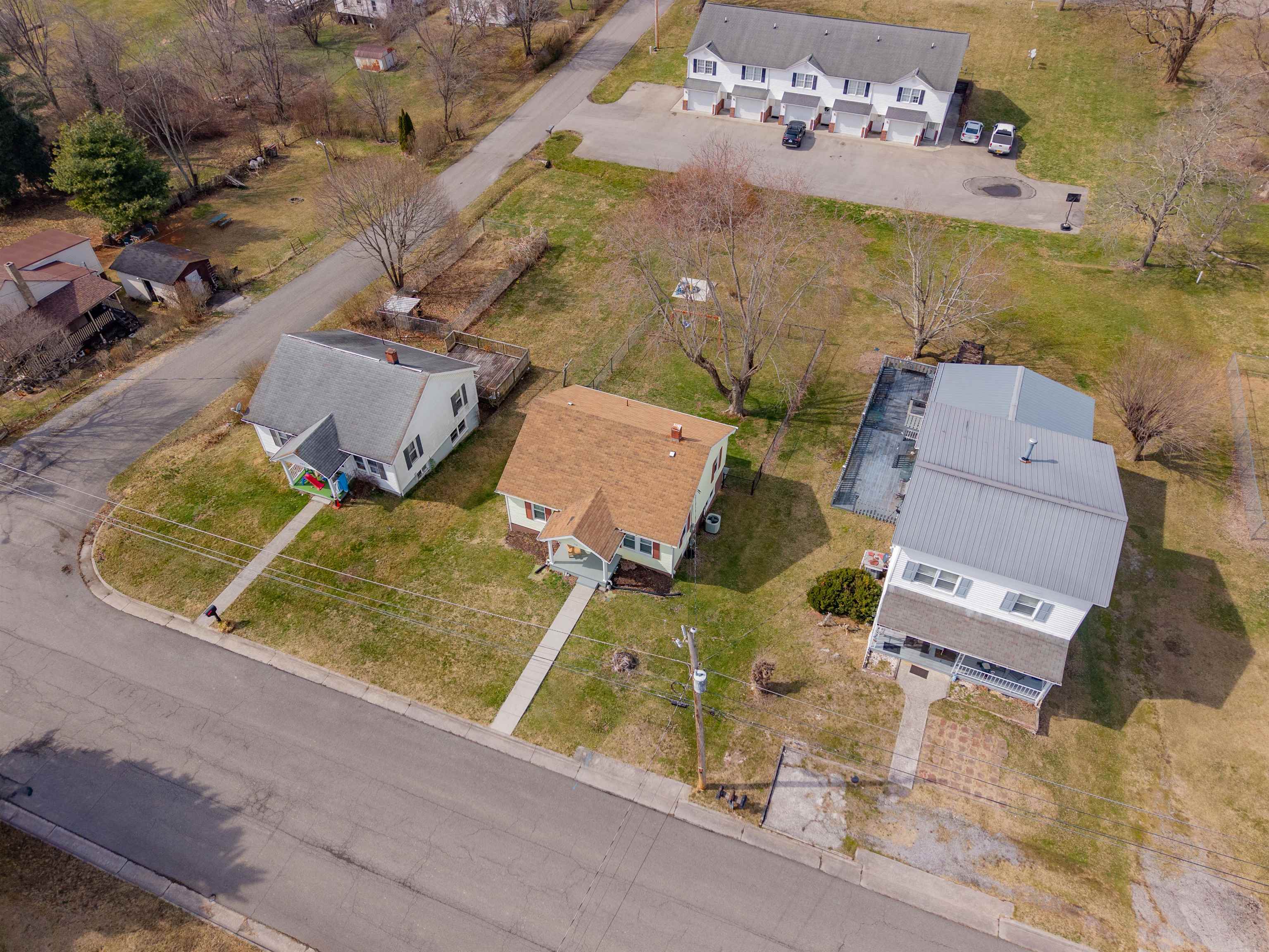 770 W WASHINGTON Street