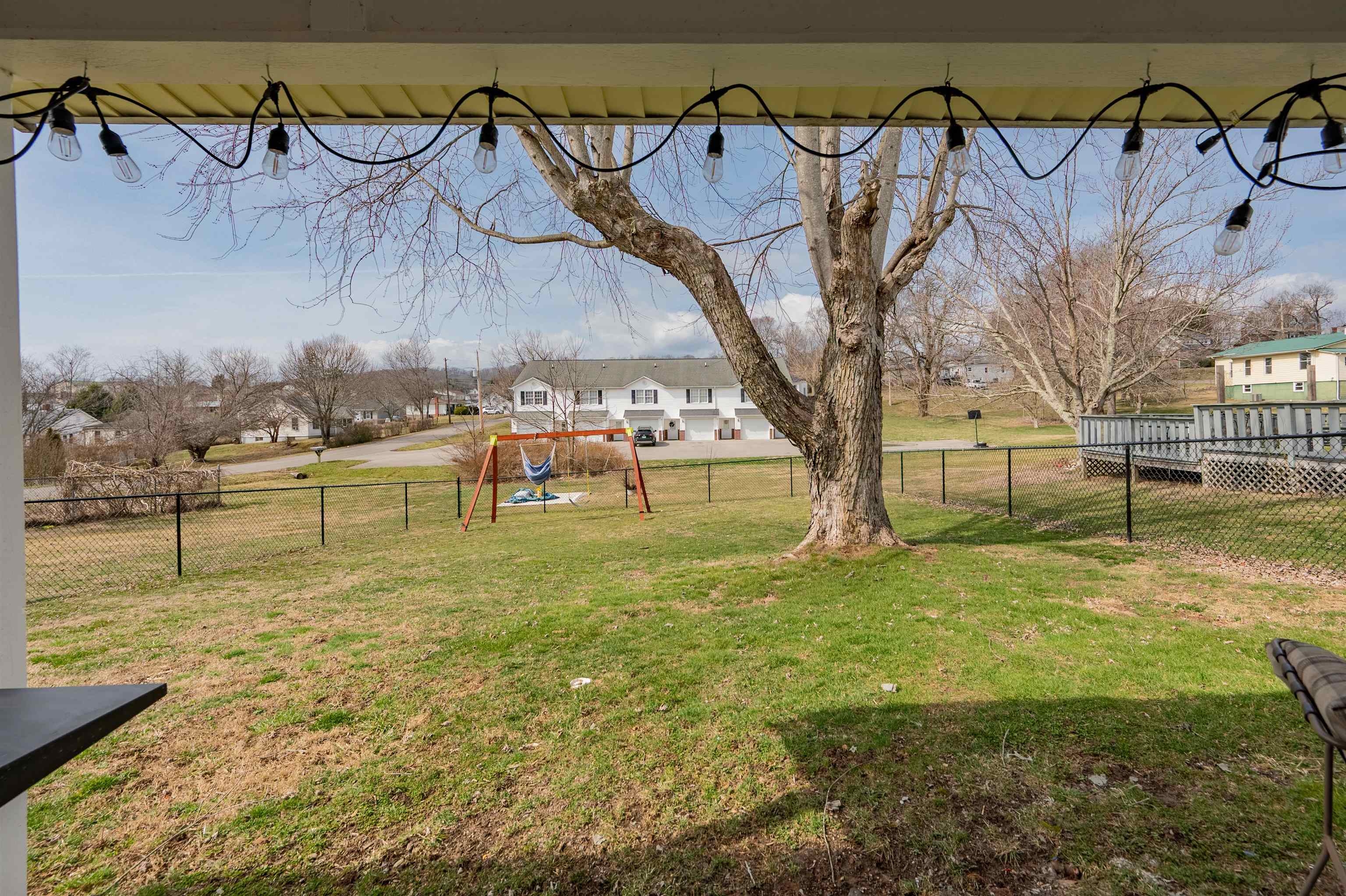 770 W WASHINGTON Street