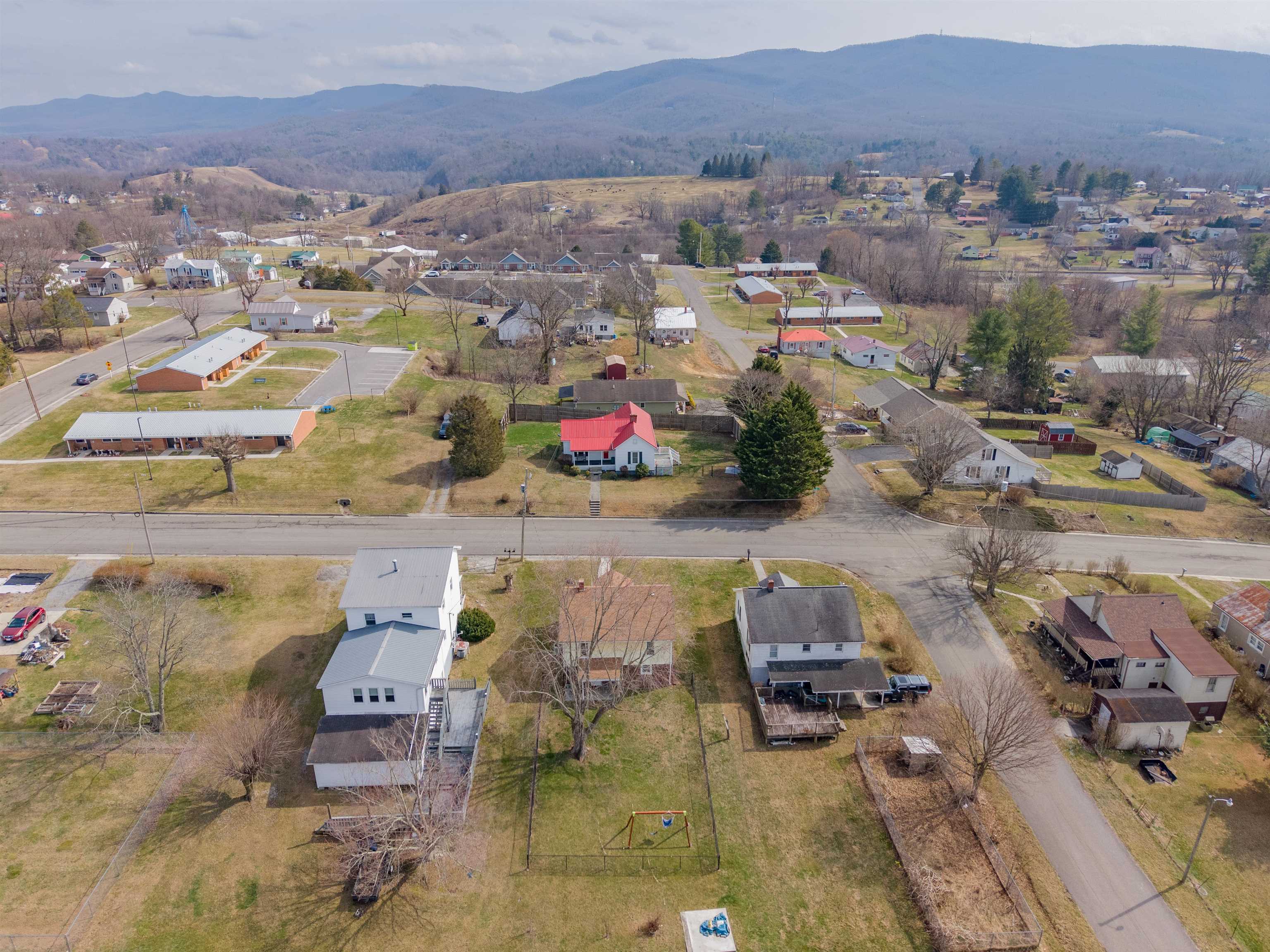 770 W WASHINGTON Street