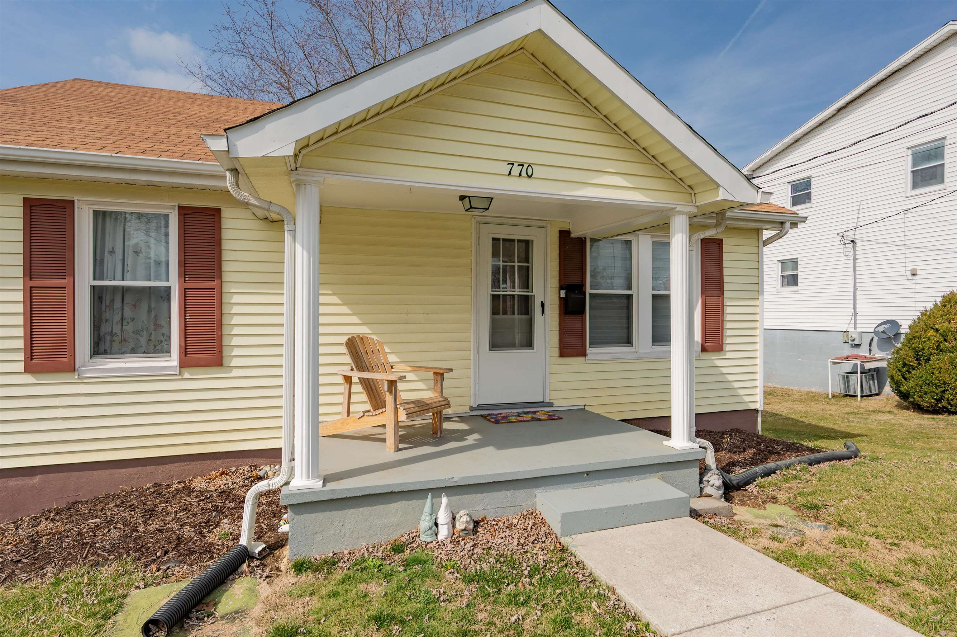 770 W WASHINGTON Street