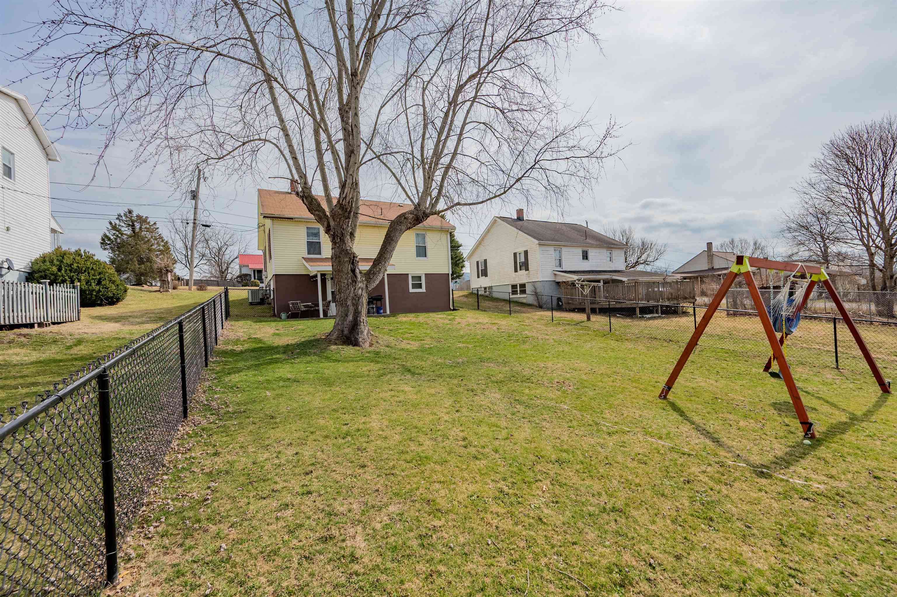 770 W WASHINGTON Street