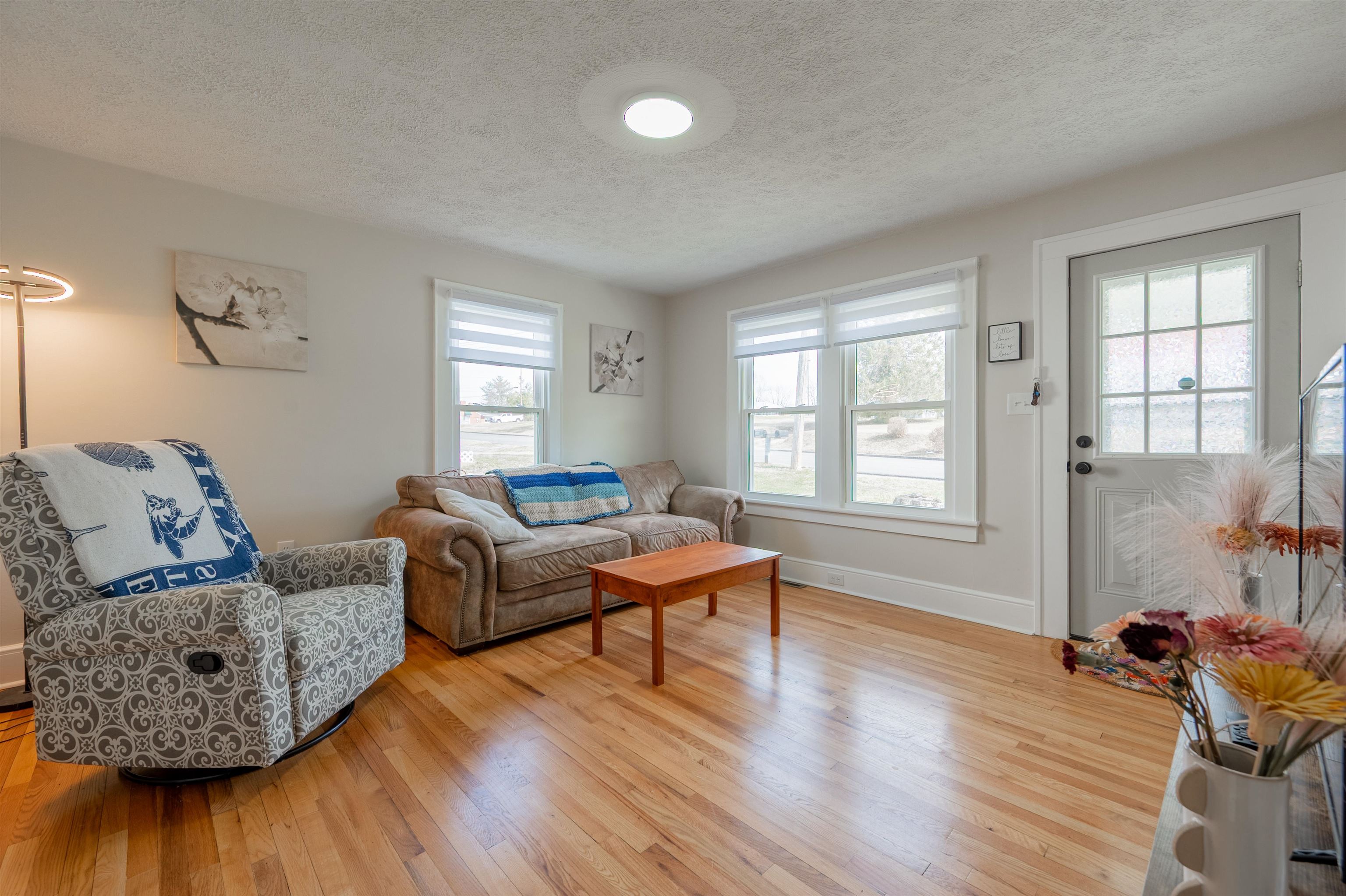 770 W WASHINGTON Street