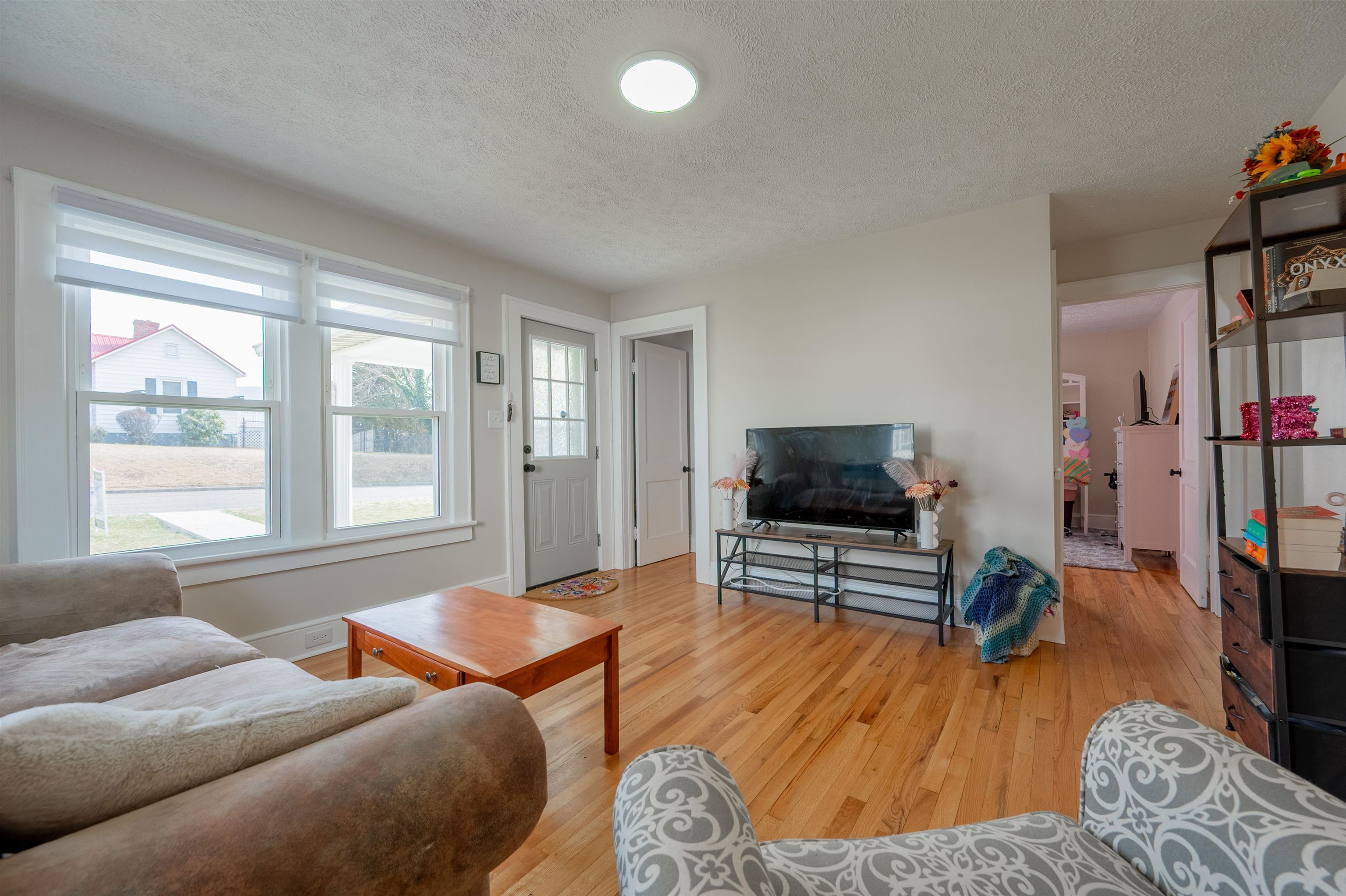 770 W WASHINGTON Street