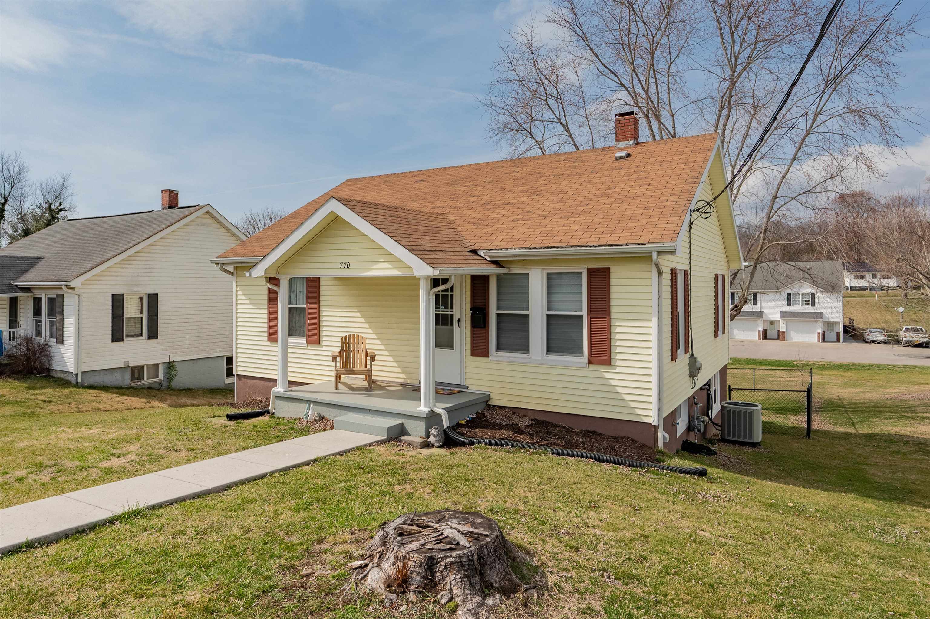 770 W WASHINGTON Street