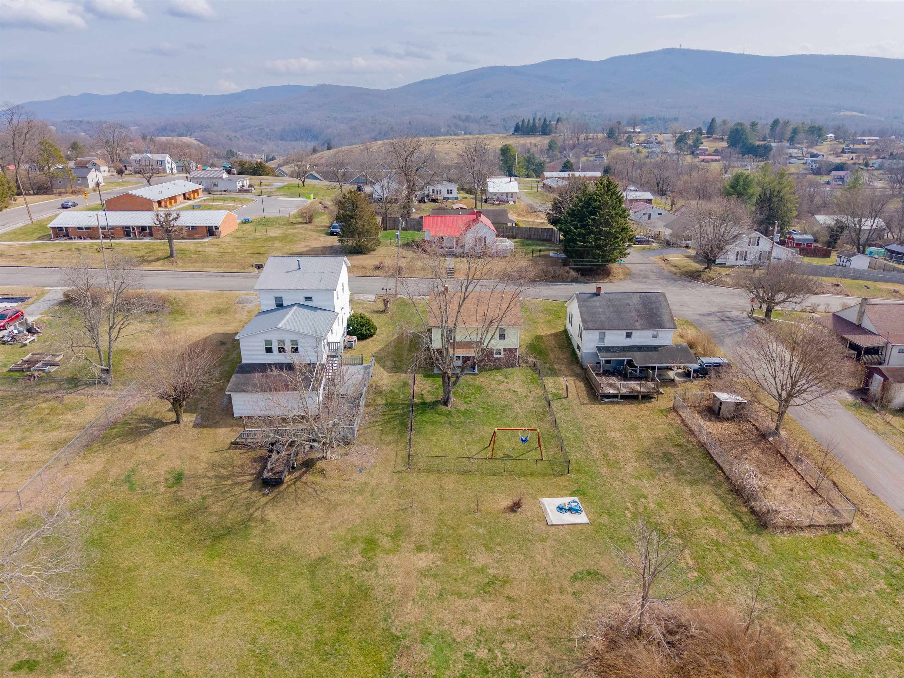 770 W WASHINGTON Street