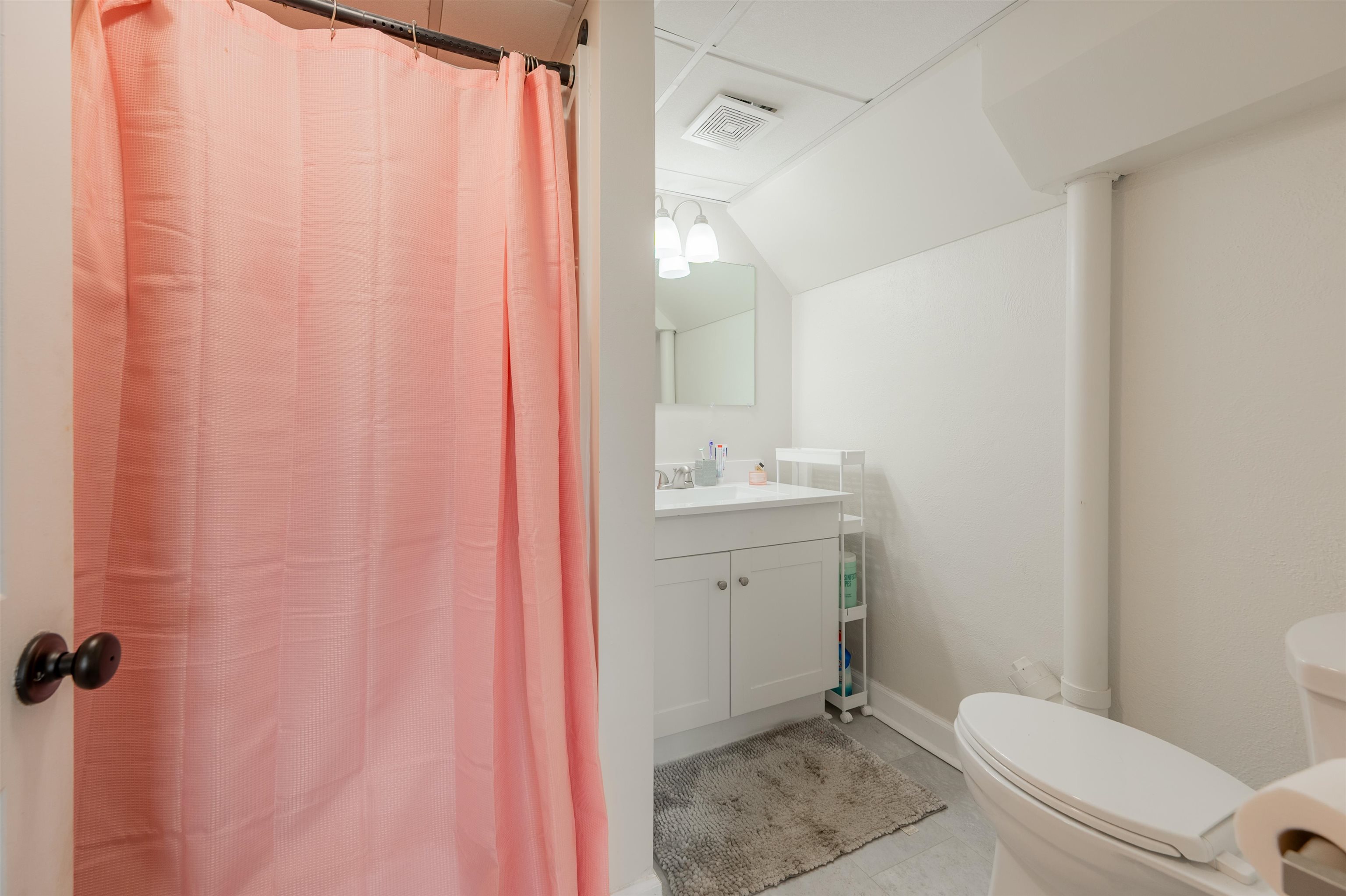 770 W WASHINGTON Street