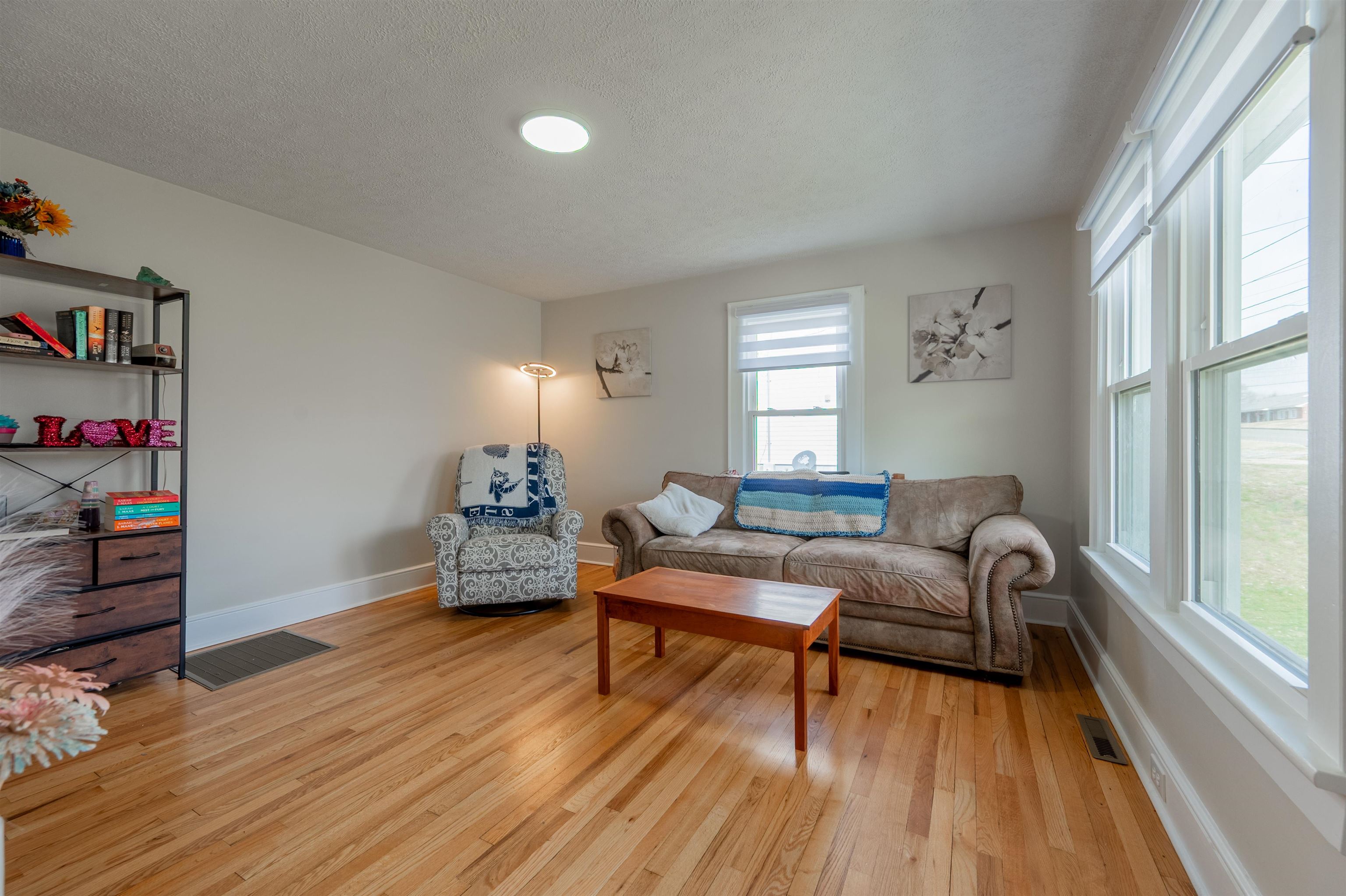 770 W WASHINGTON Street