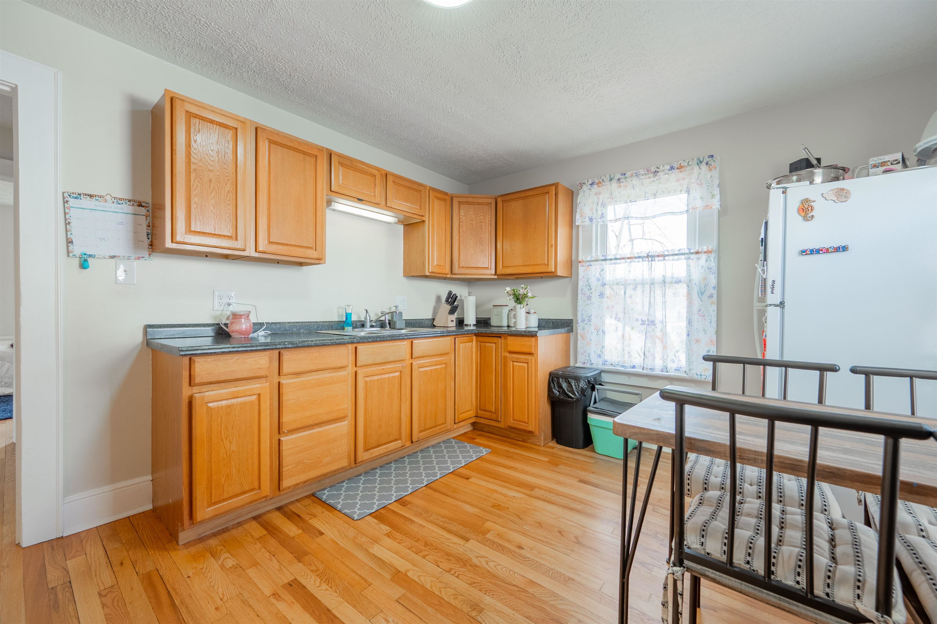 770 W WASHINGTON Street