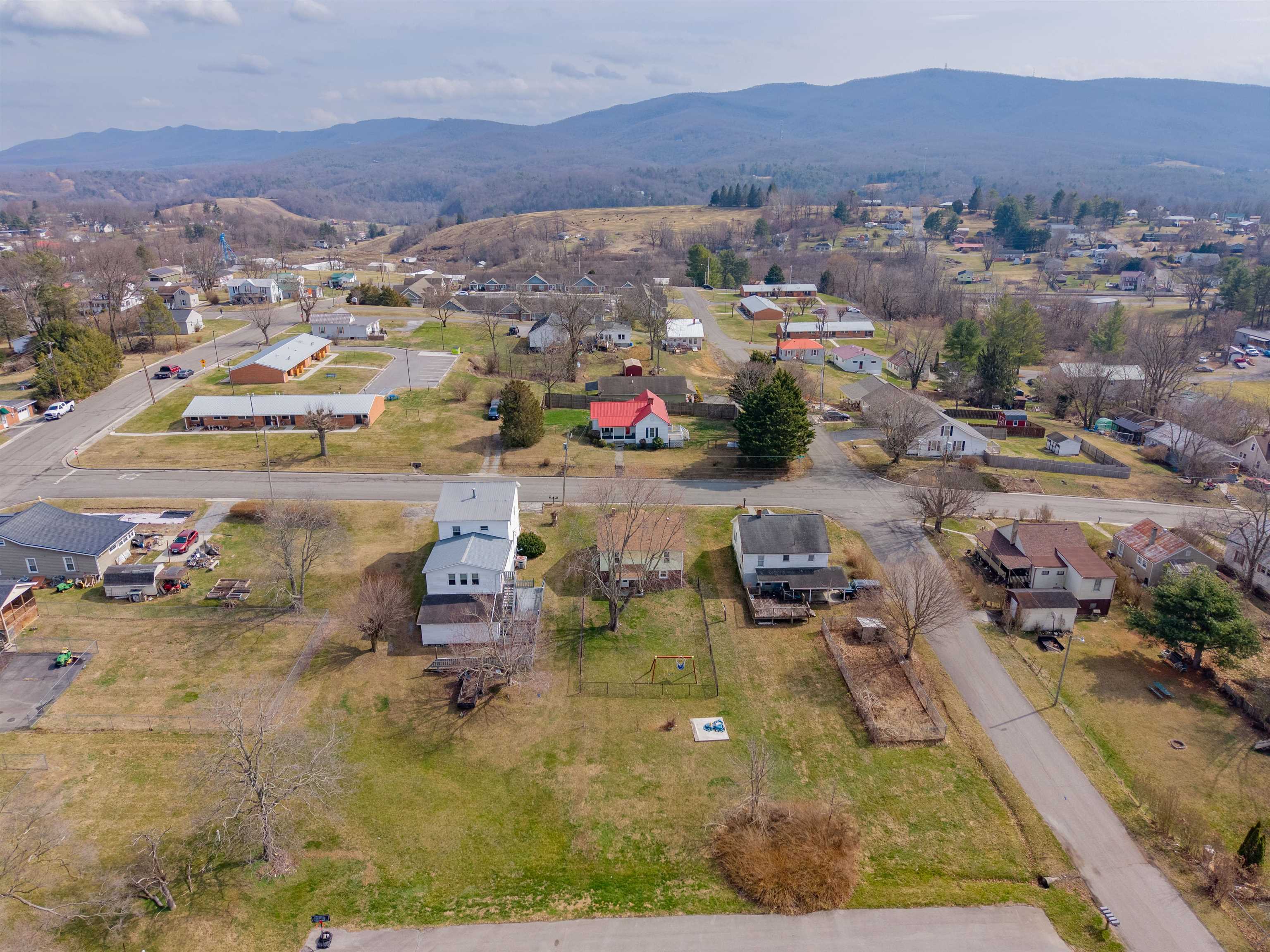 770 W WASHINGTON Street