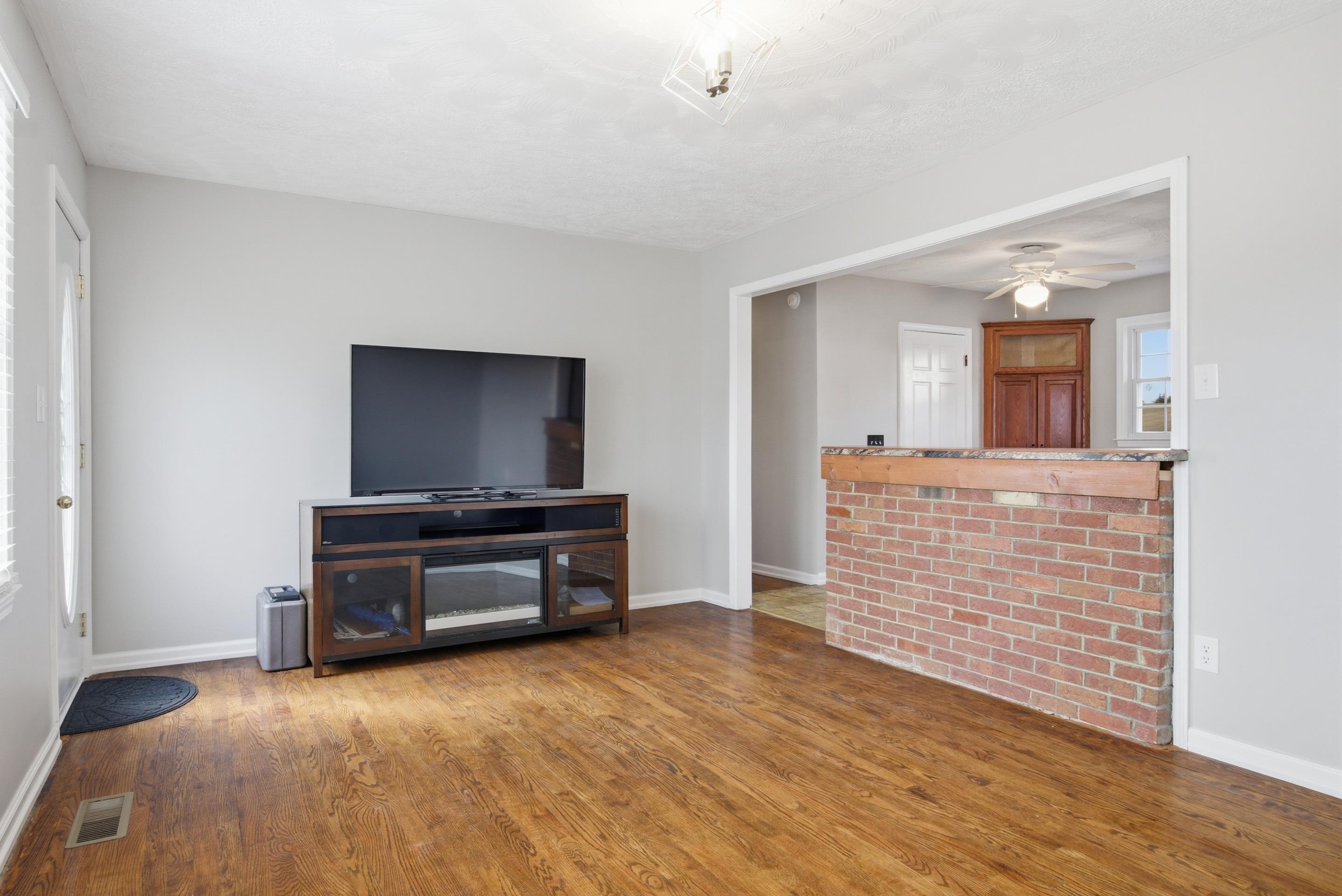 5495 Mitchell Drive