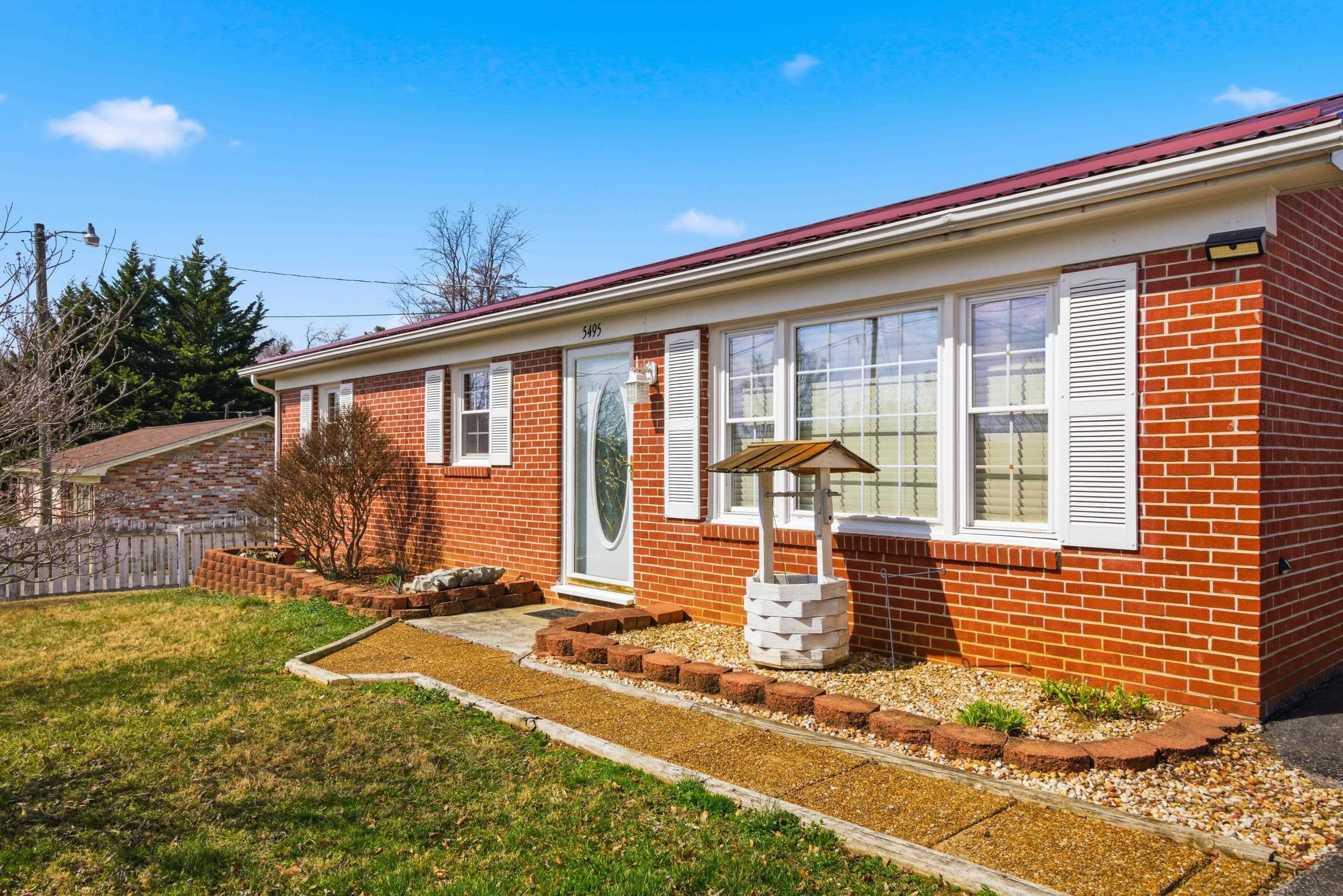 5495 Mitchell Drive
