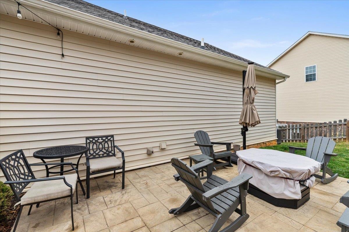1041 ST CLAIR Lane