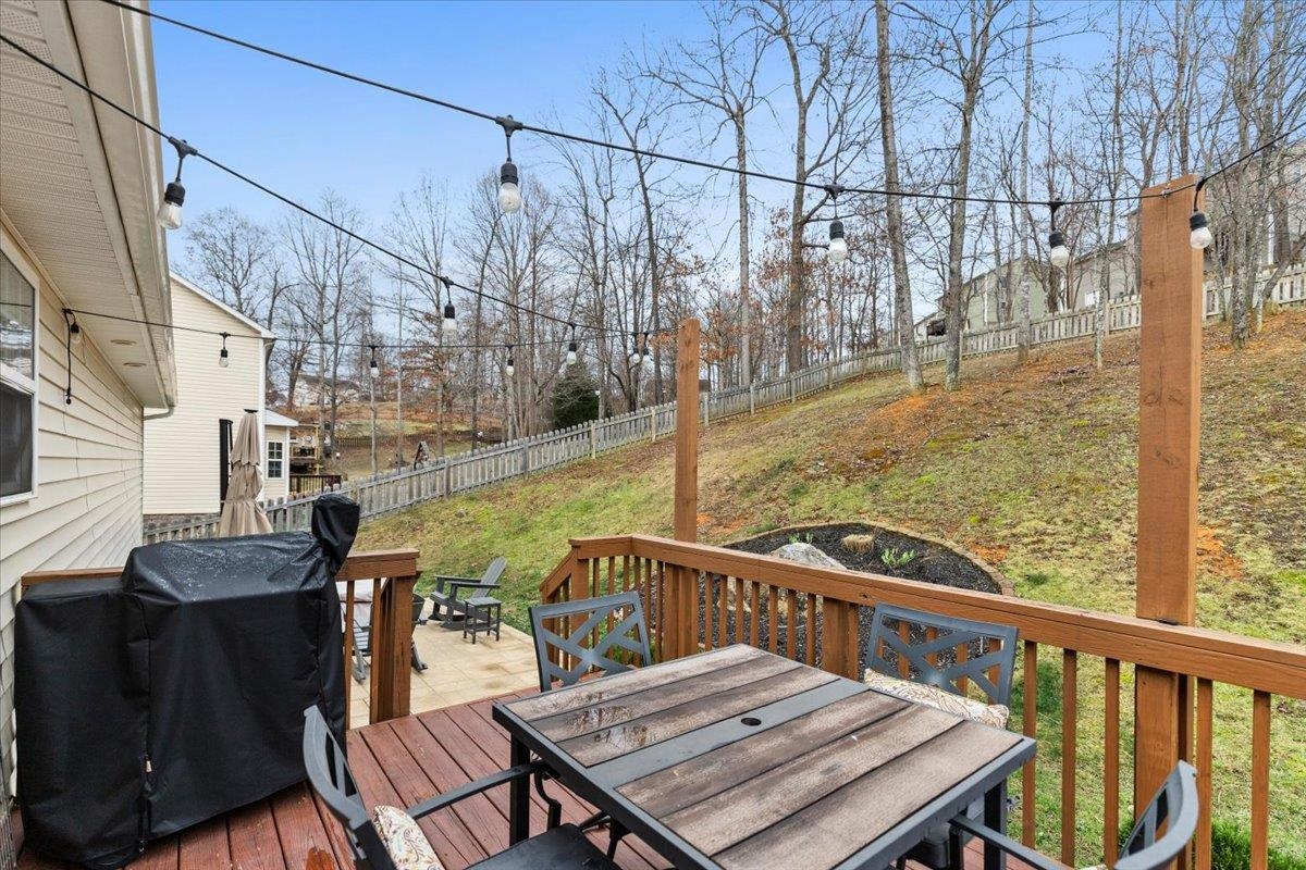 1041 ST CLAIR Lane