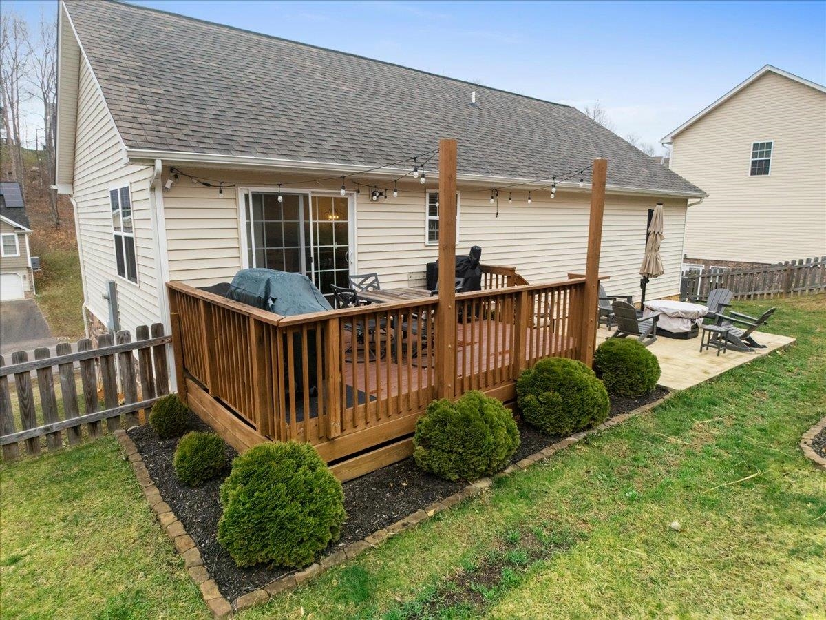 1041 ST CLAIR Lane