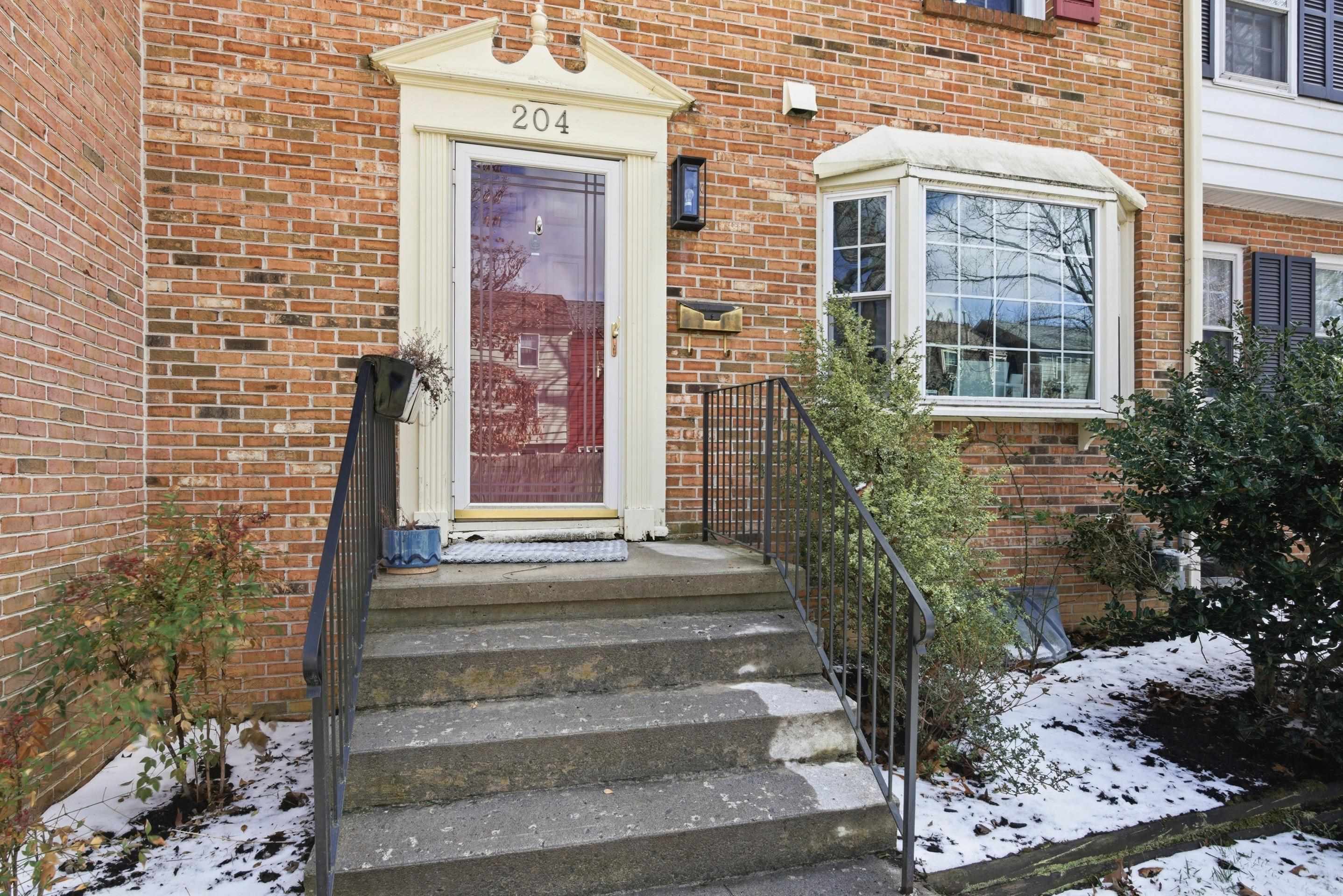 204 Huntington Lane