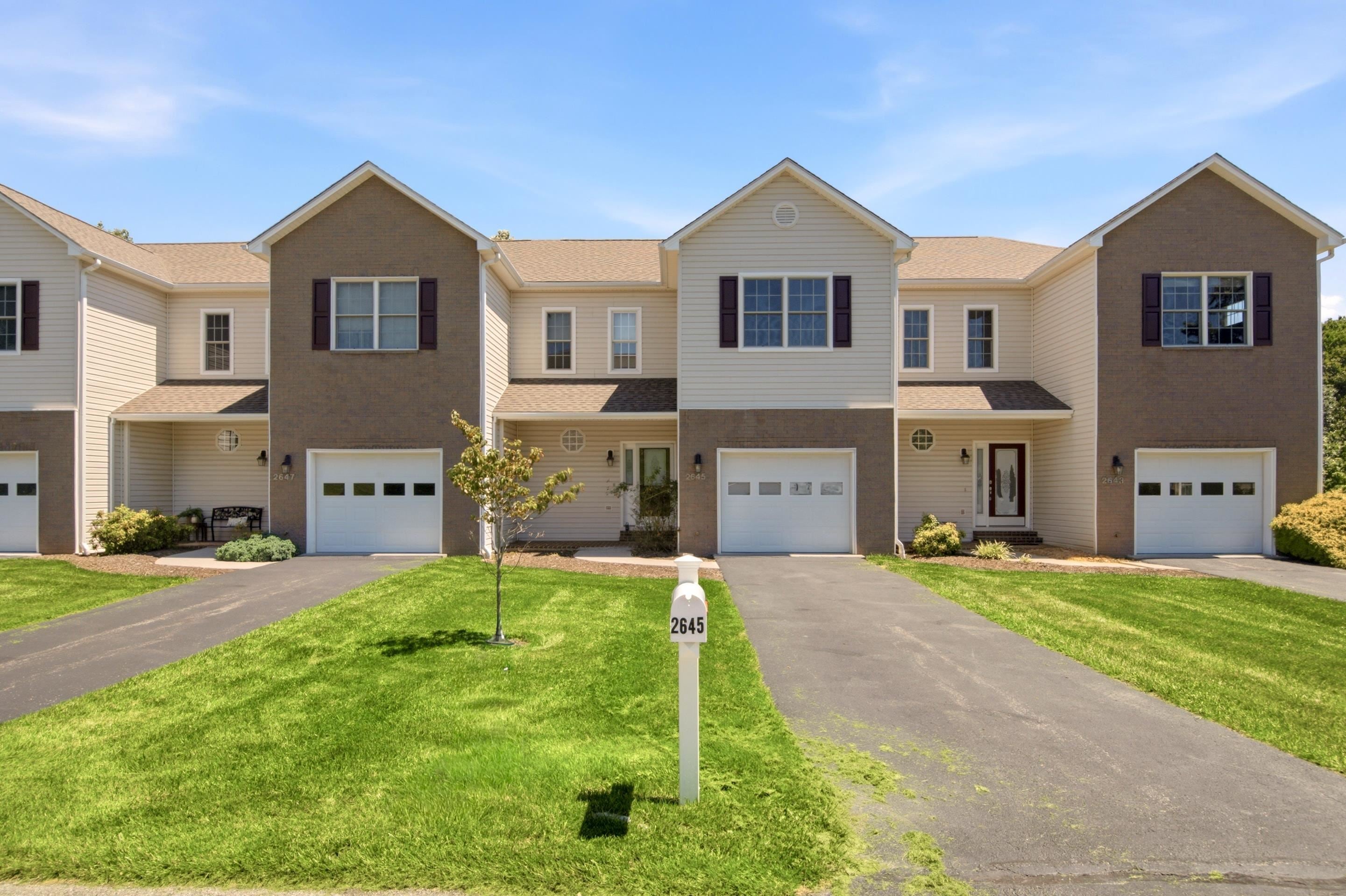 2645 Blossom Trail E