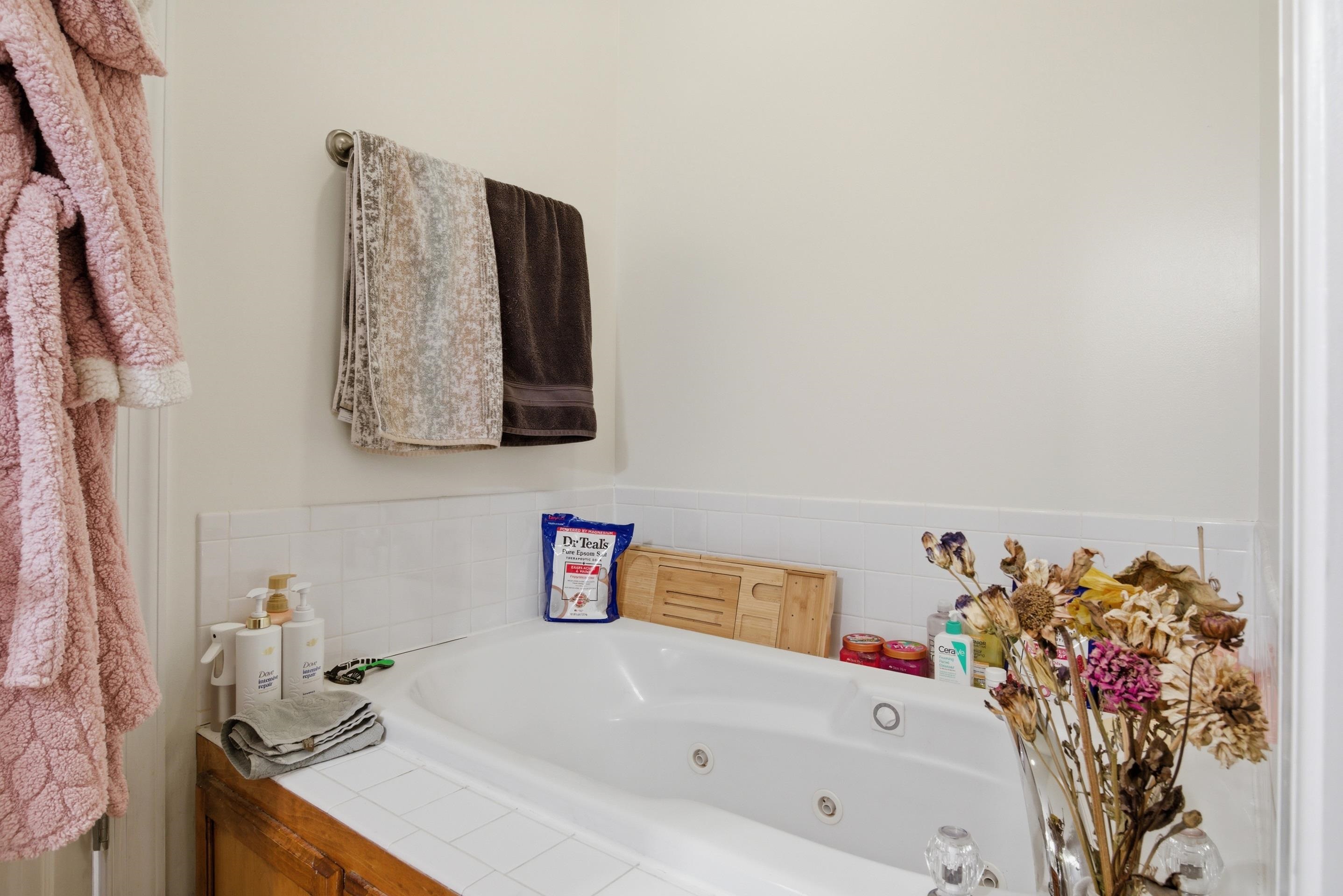 2645 Blossom Trail E